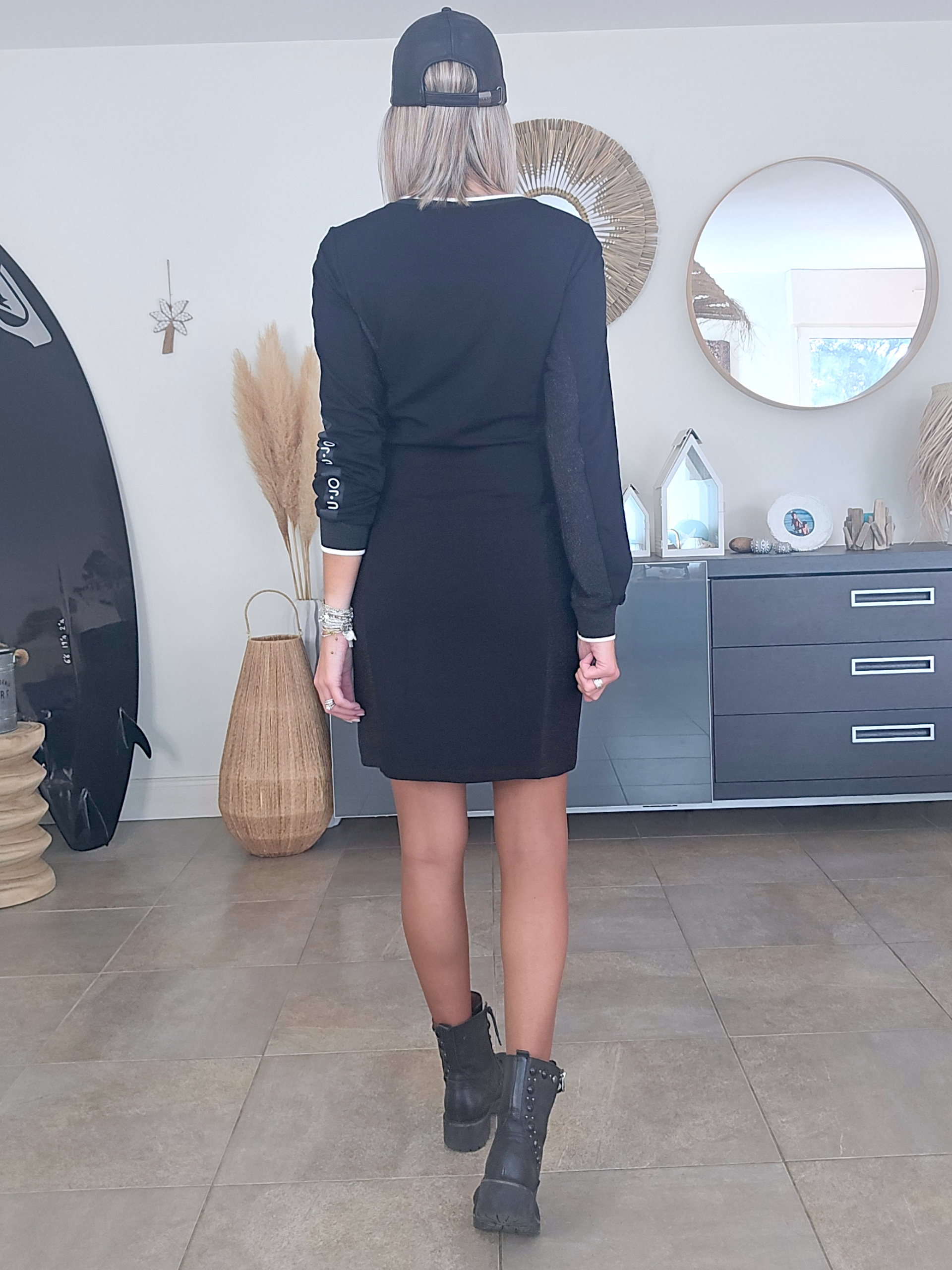 Robe noire sportswear chic - 𝐌𝐚𝐫𝐢𝐧𝐚𝟒𝟒𝐟𝐚𝐦𝐢𝐥𝐲