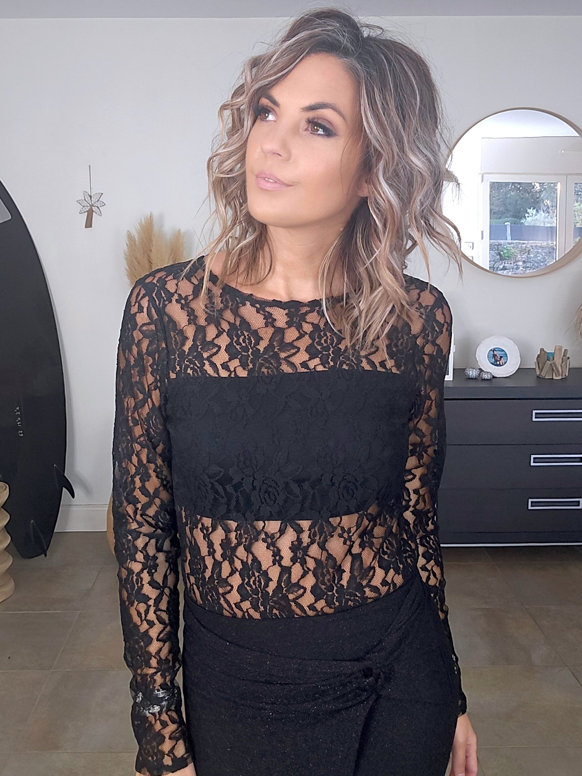 Body noir à dentelle Made in France - 𝐌𝐚𝐫𝐢𝐧𝐚𝟒𝟒𝐟𝐚𝐦𝐢𝐥𝐲