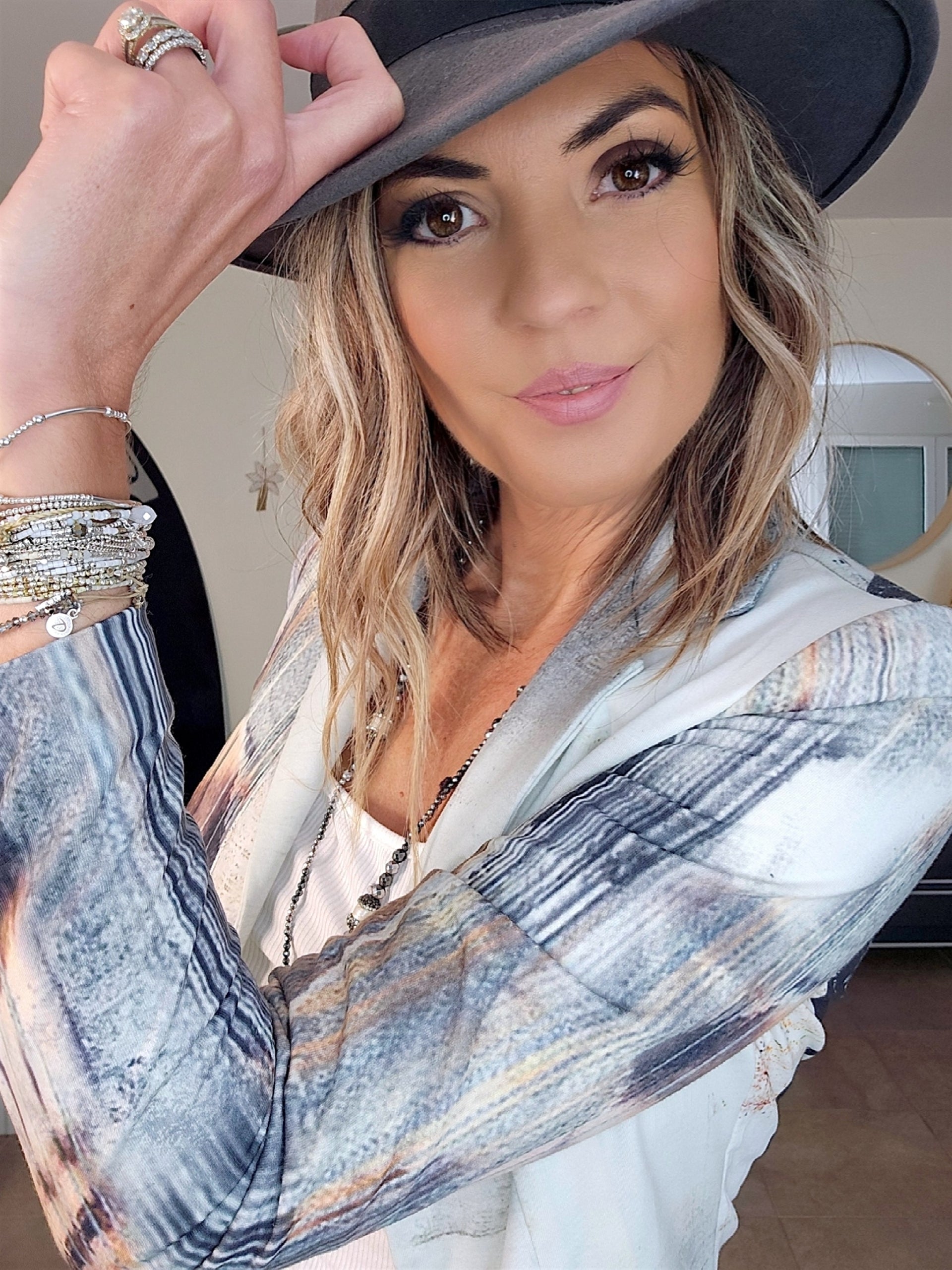 Veste cintrée visage avec strass