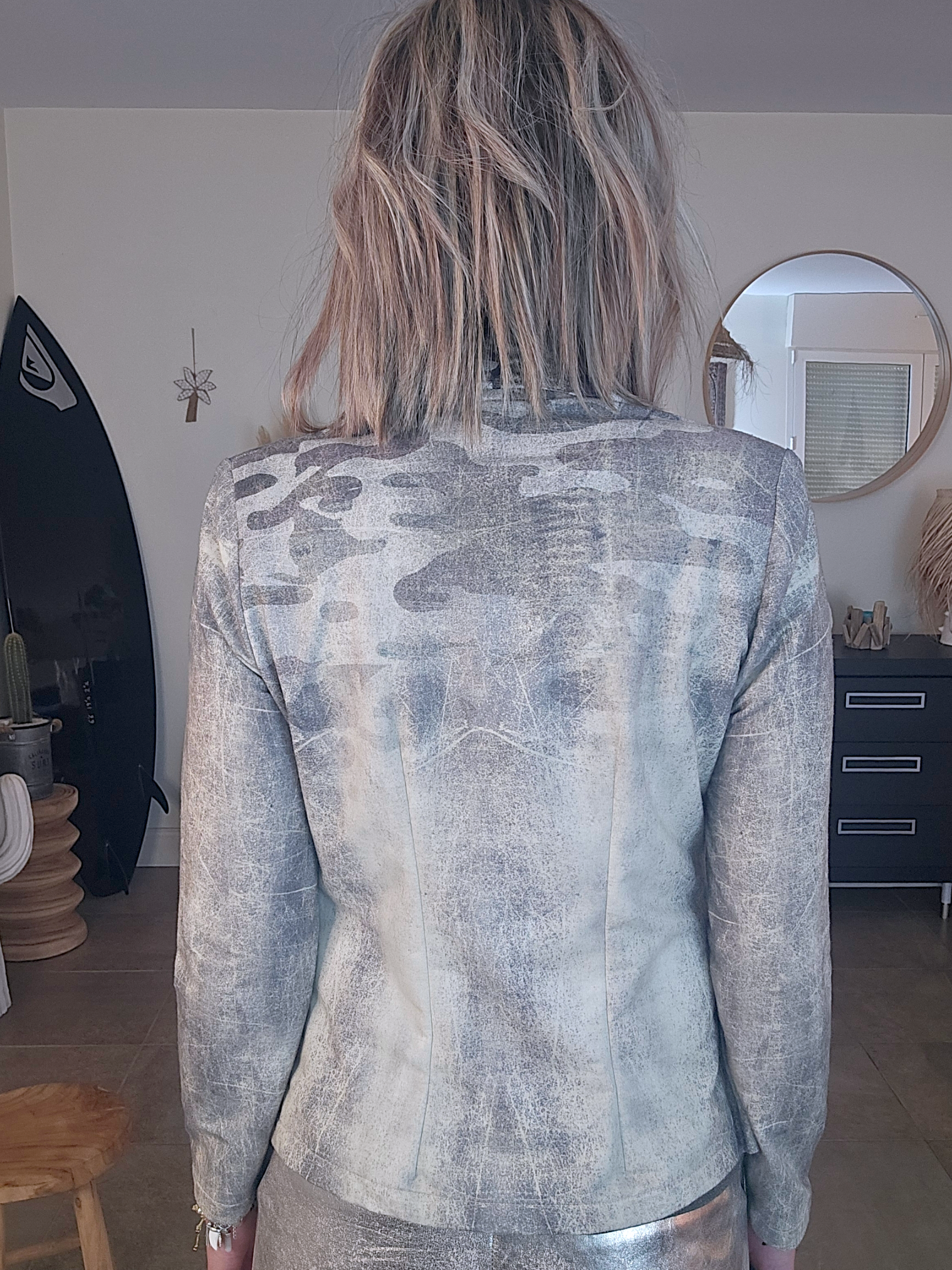 Veste cintrée esprit militaire avec strass