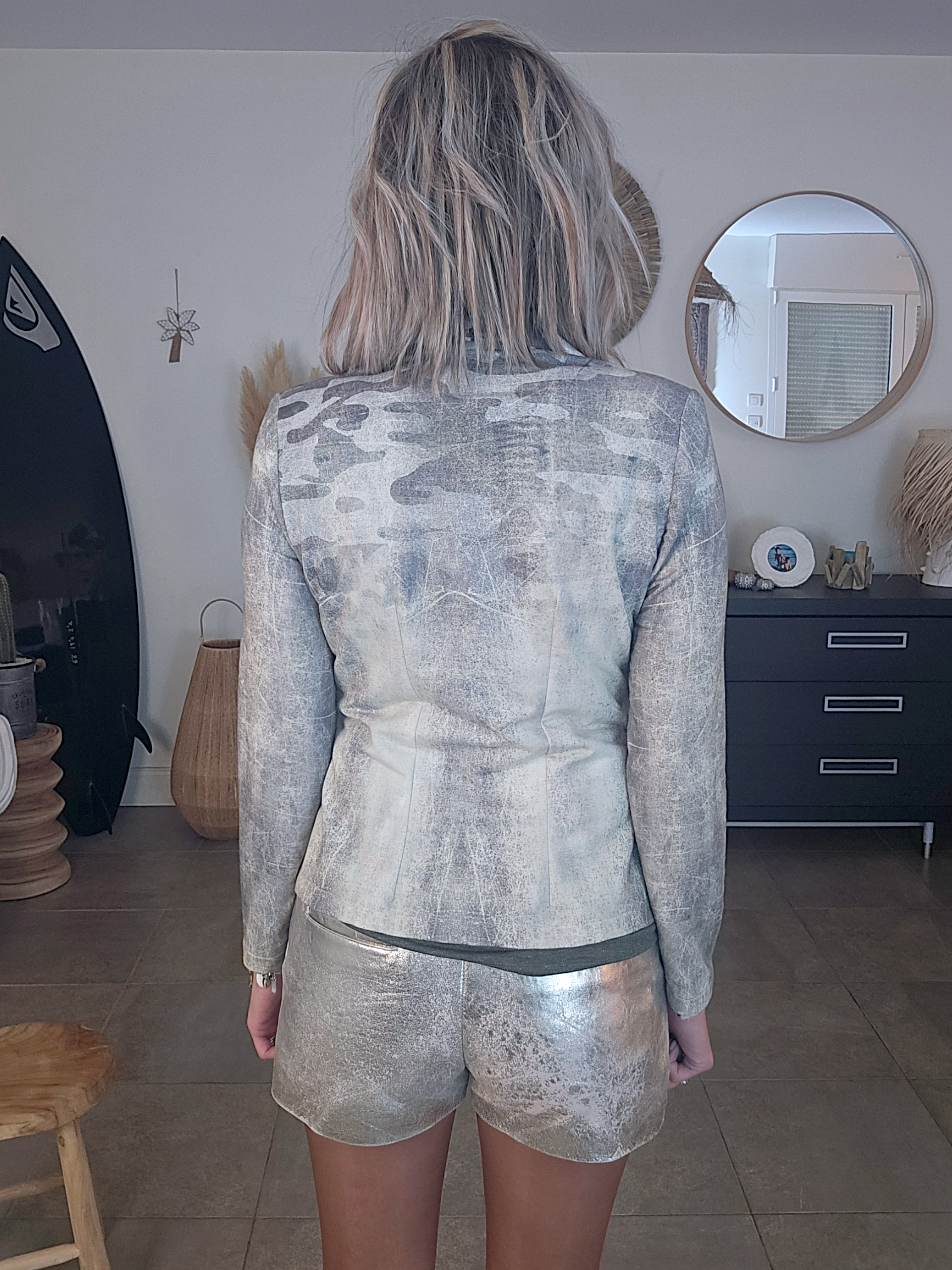 Veste cintrée esprit militaire avec strass