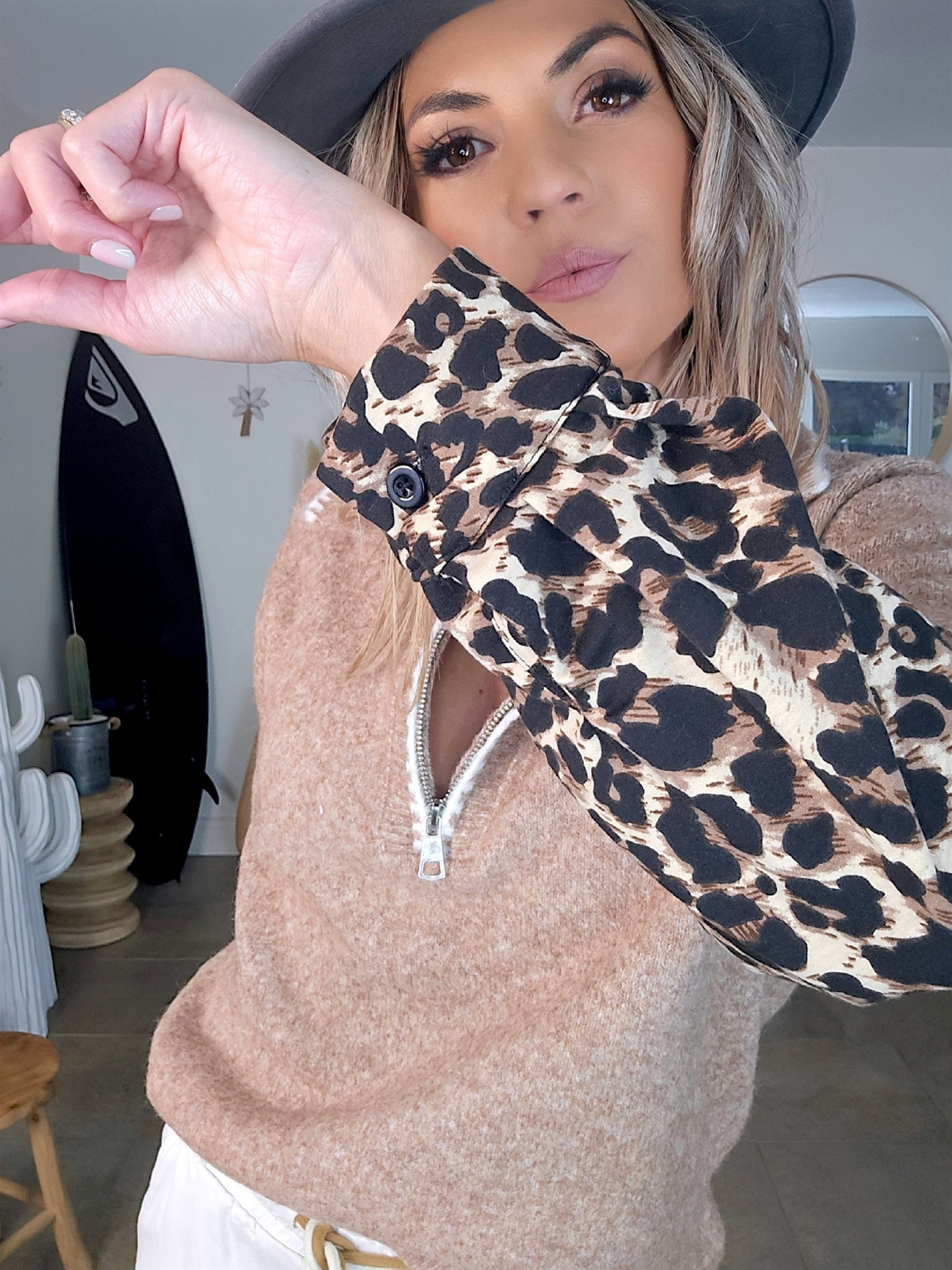 Pull beige chaud amour léopard