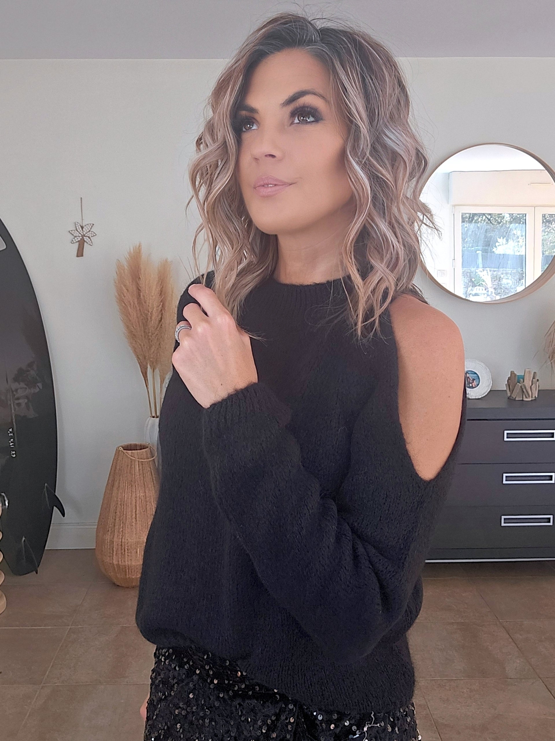 Pull chaud épaule dénudée - 𝐌𝐚𝐫𝐢𝐧𝐚𝟒𝟒𝐟𝐚𝐦𝐢𝐥𝐲