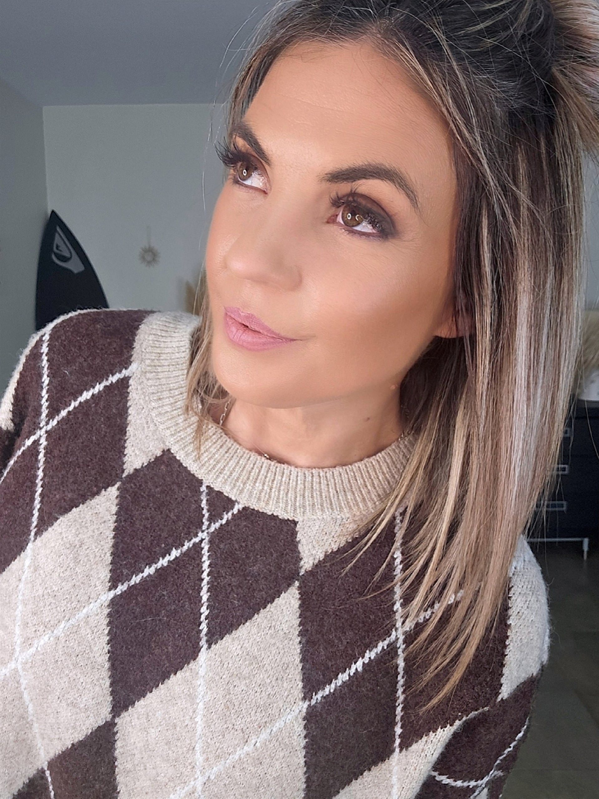 Pull beige vintage à damiers marron