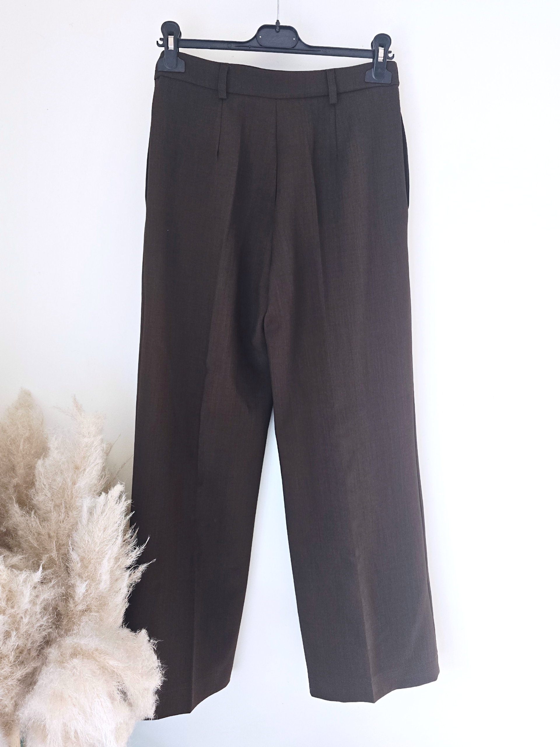Pantalon marron à jambes larges