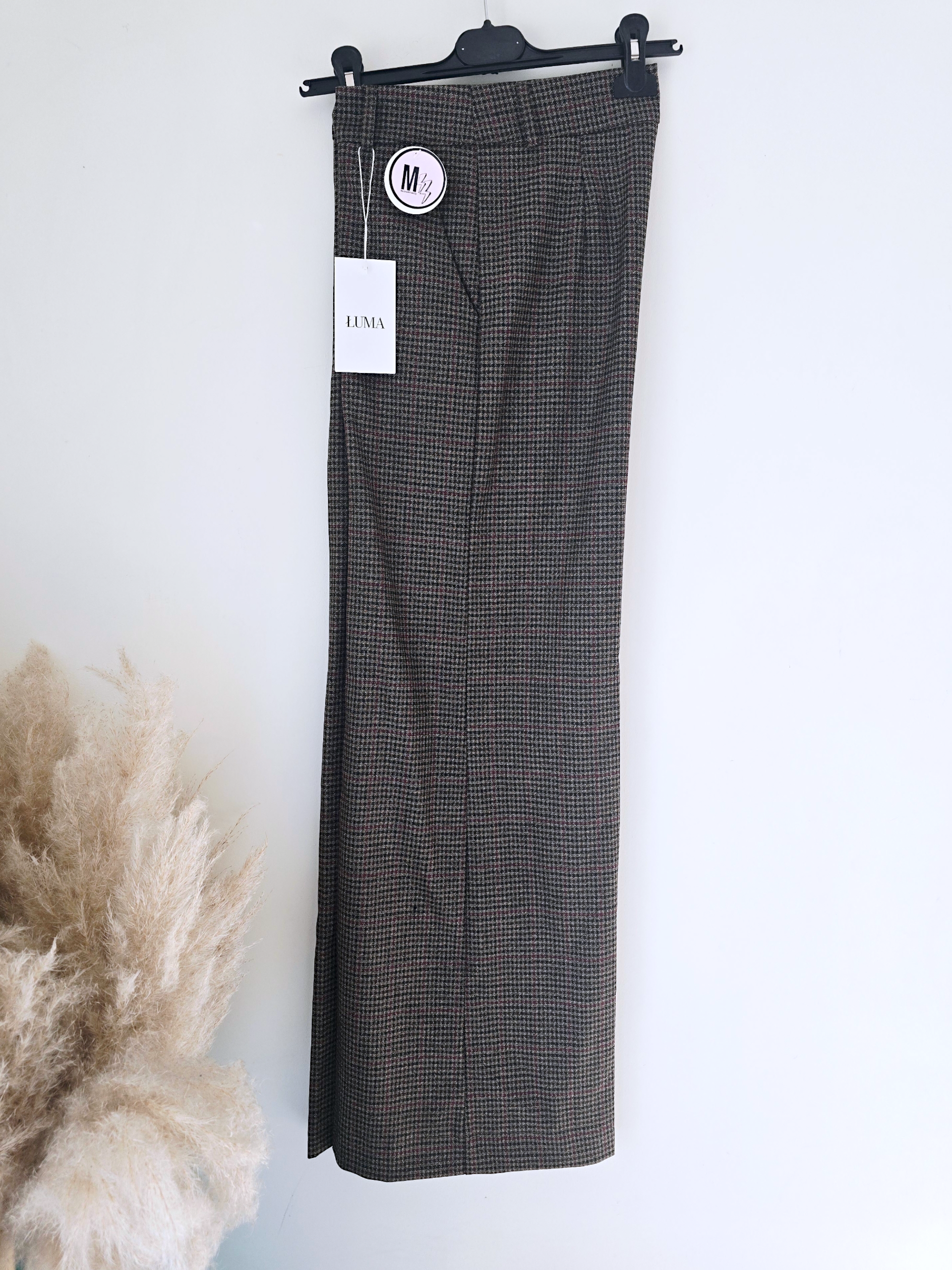 Pantalon marron imprimé pied-de-poule.