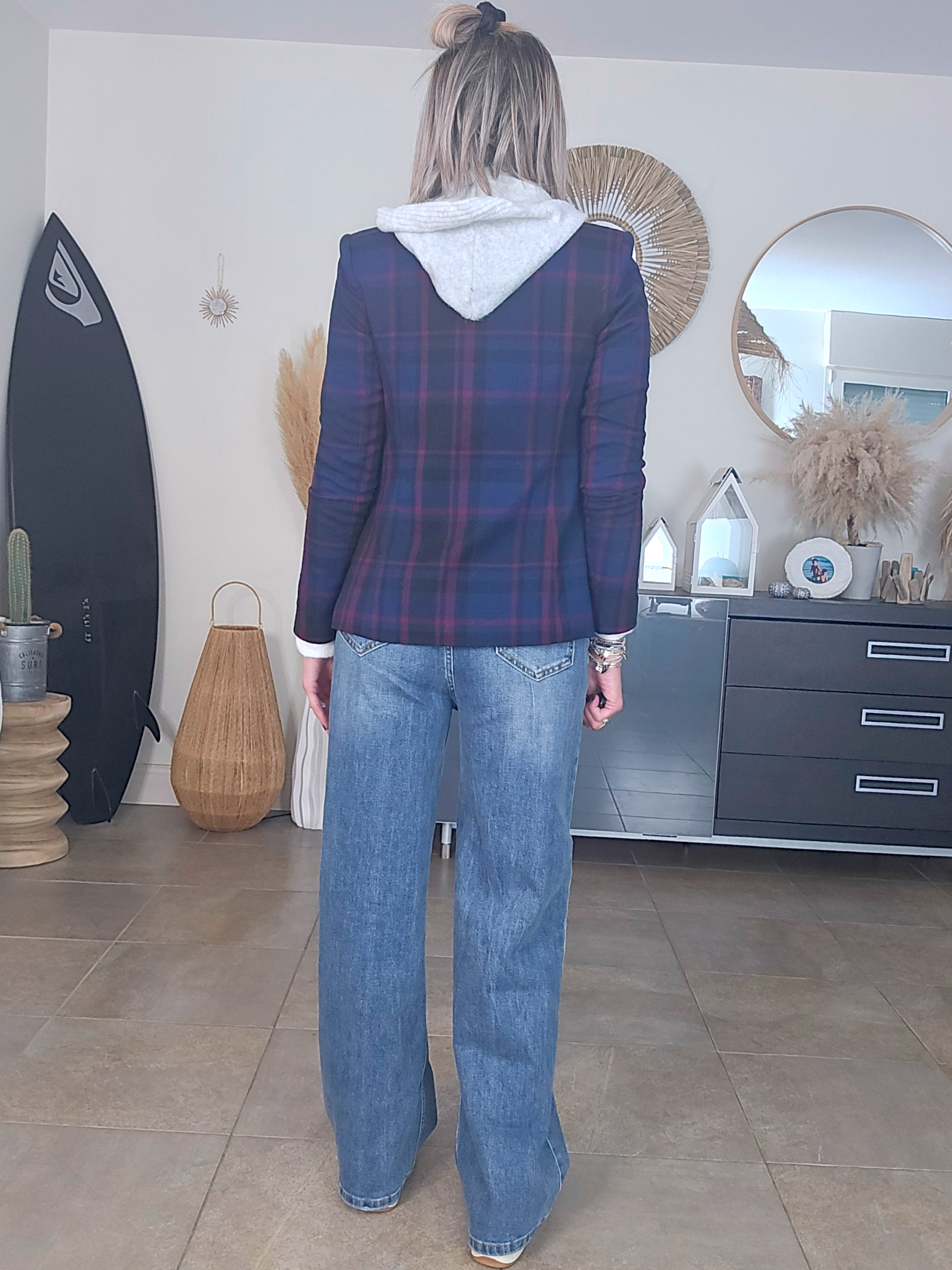 Veste cintrée bleu marine à imprimé à carreaux violet