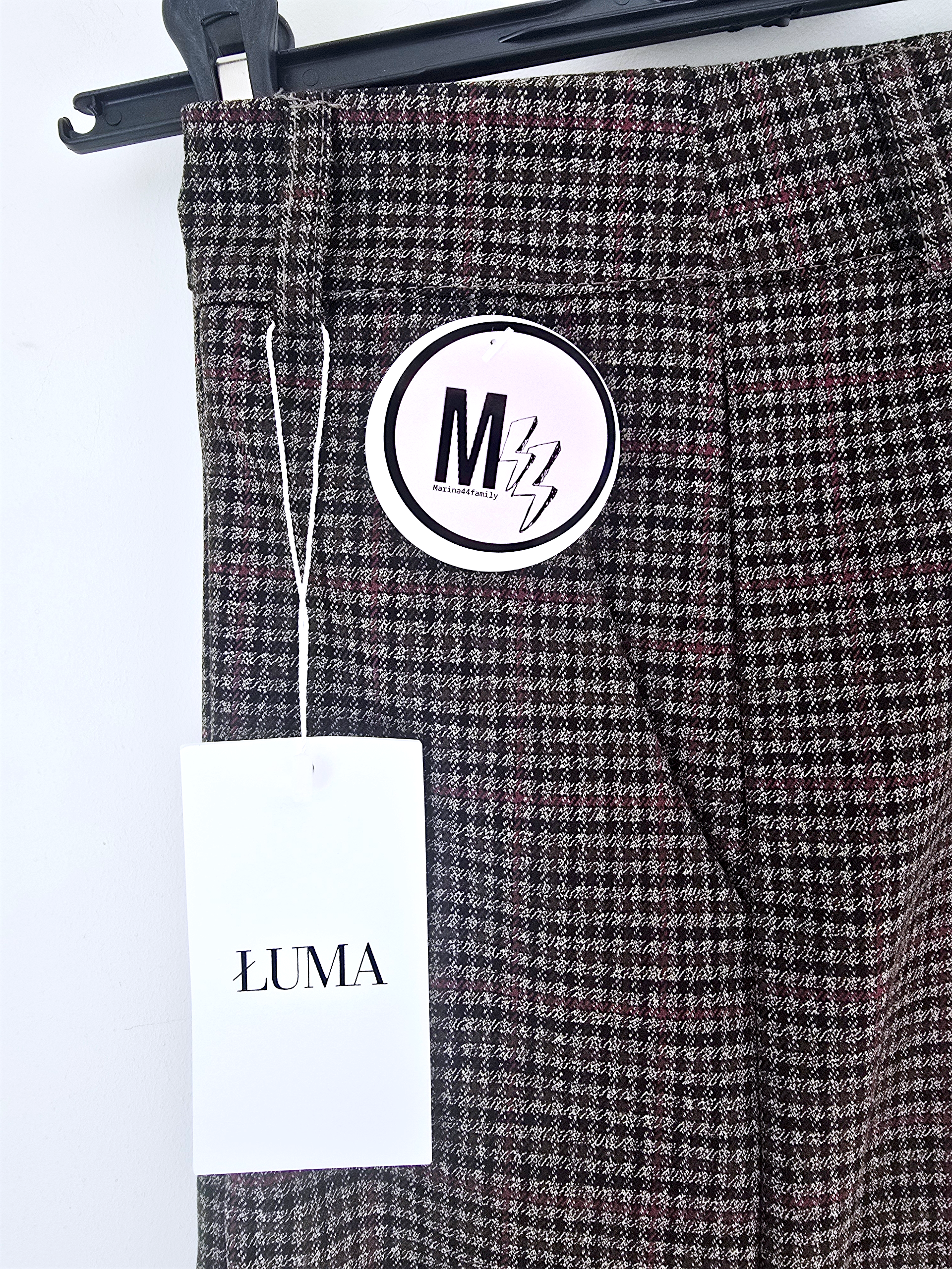 Pantalon marron imprimé pied-de-poule.