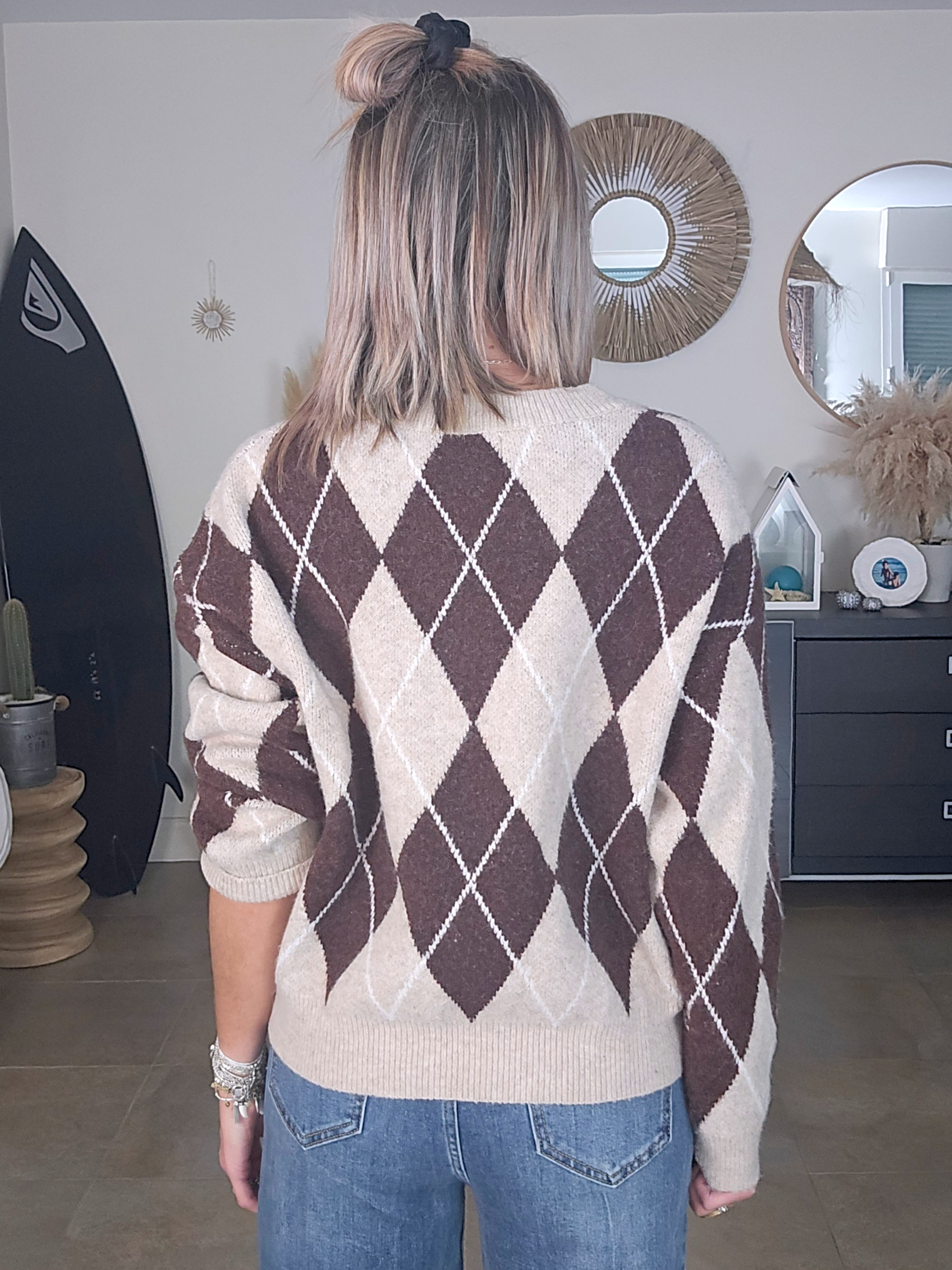 Pull beige vintage à damiers marron