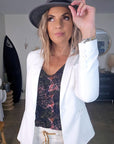 Veste cintrée blanche - 𝐌𝐚𝐫𝐢𝐧𝐚𝟒𝟒𝐟𝐚𝐦𝐢𝐥𝐲