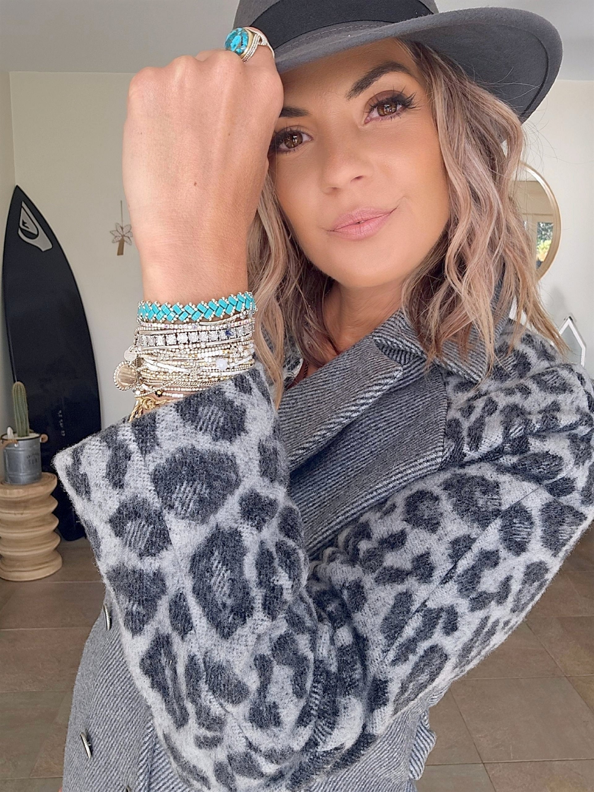 Manteau chevron et léopard gris