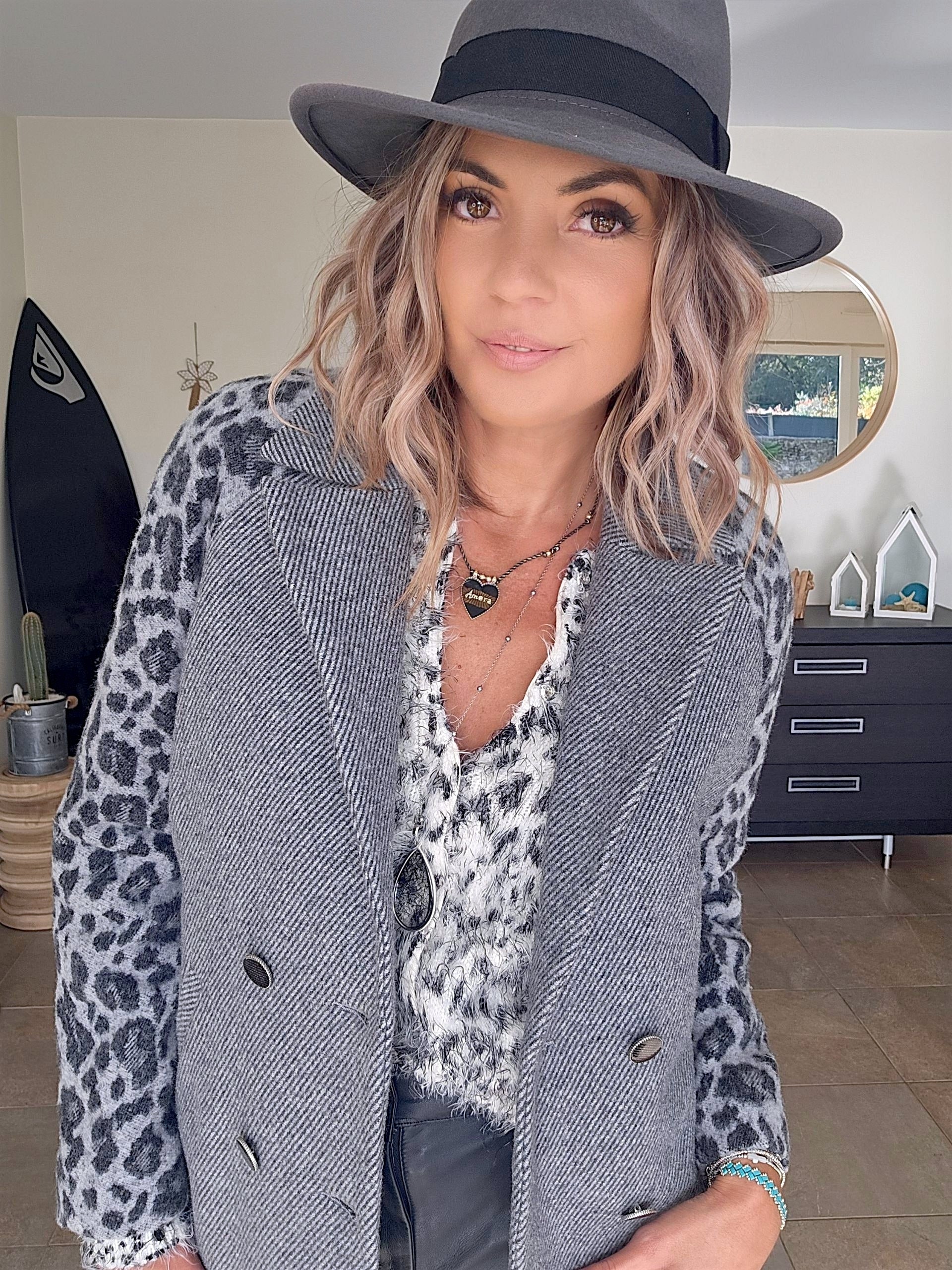 Manteau chevron et léopard gris
