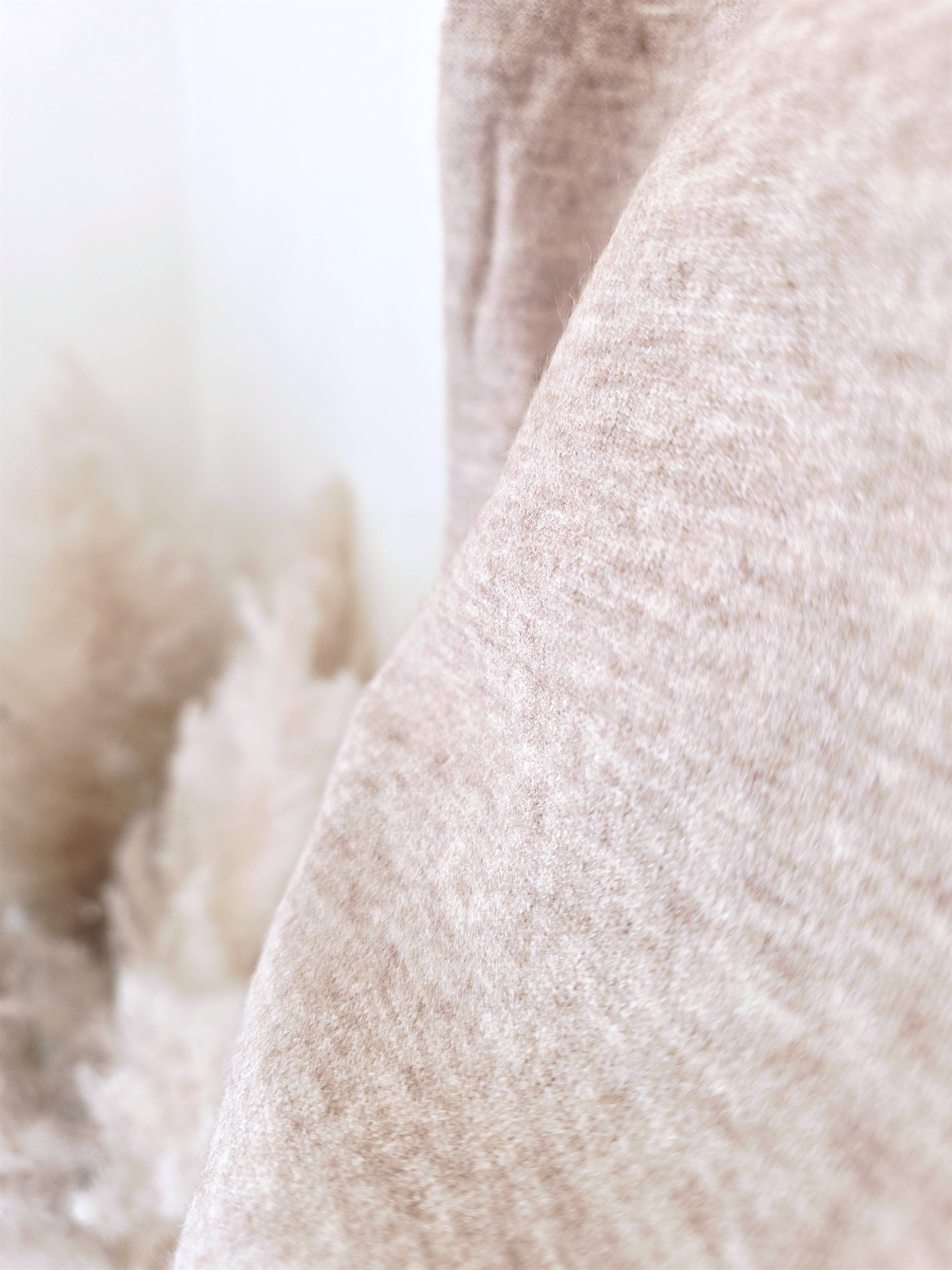 Cardigan à capuche à bandes fluo.