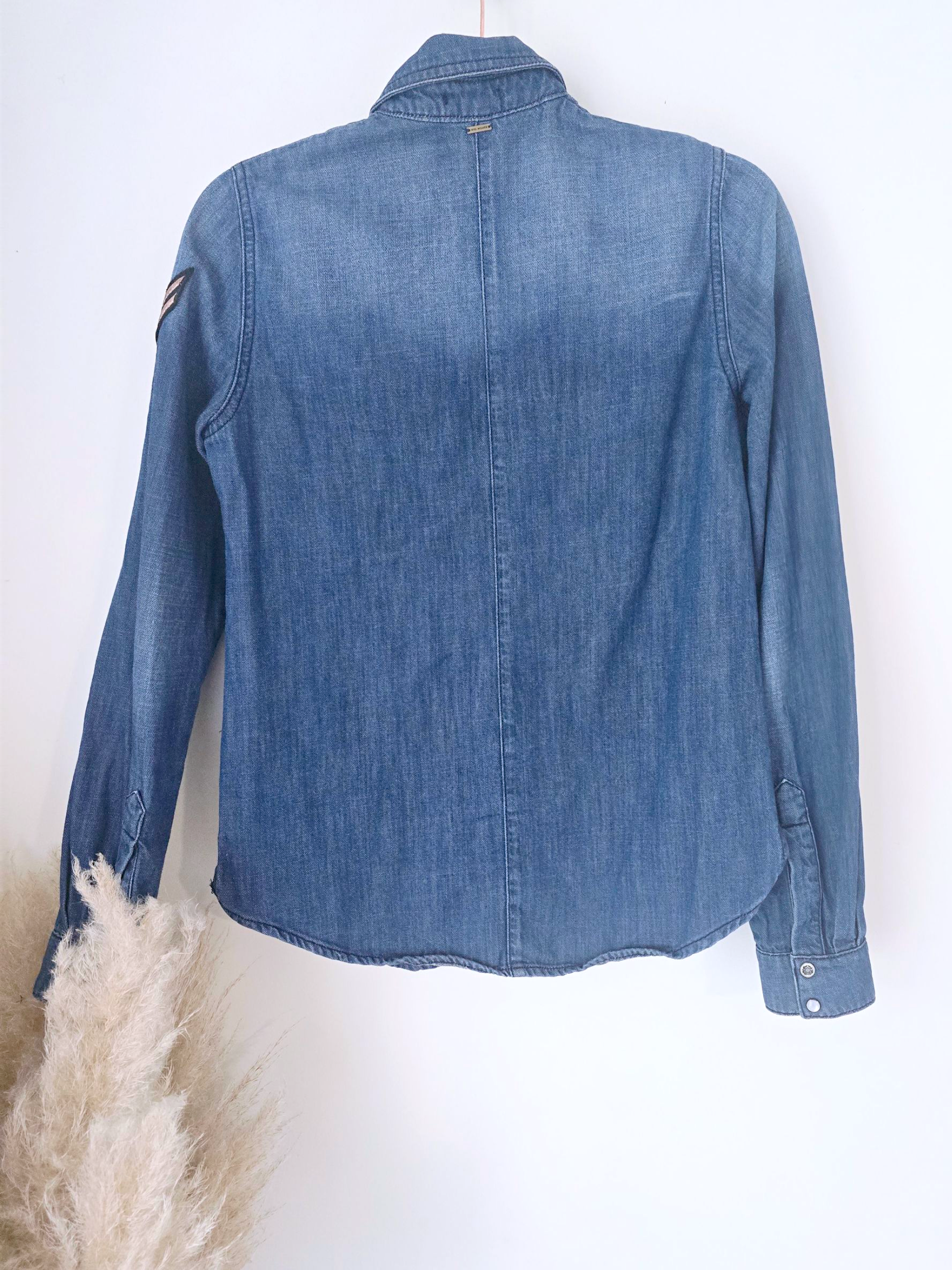 Chemise en jean écussons