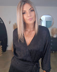 Robe noire skull en relief