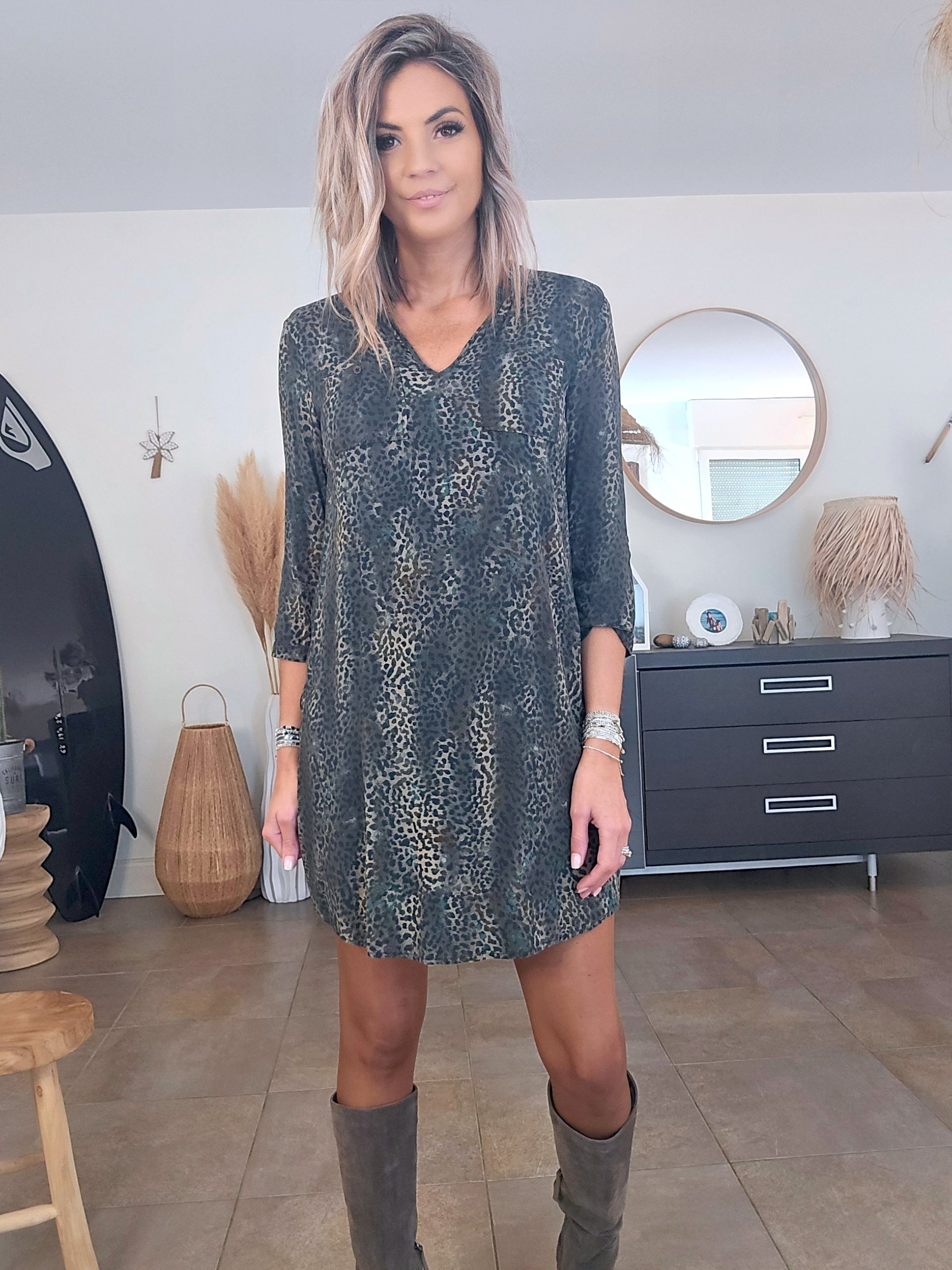 Robe kaki à imprimé léopard