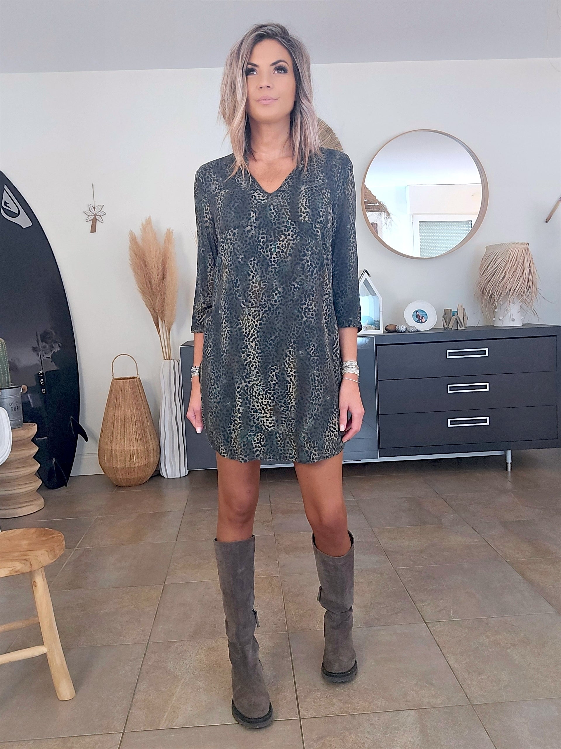 Robe kaki à imprimé léopard