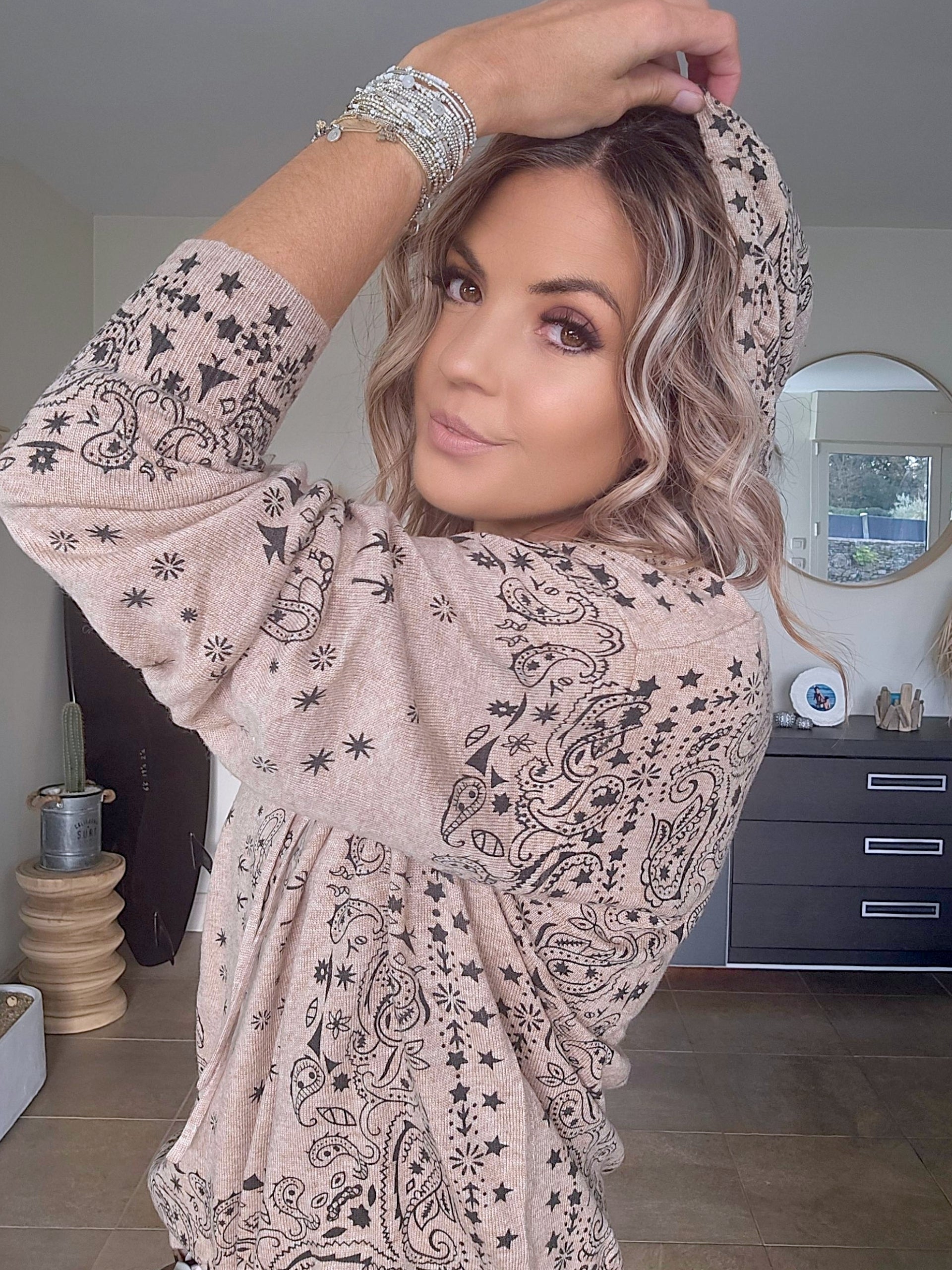 Pull capuche beige marron