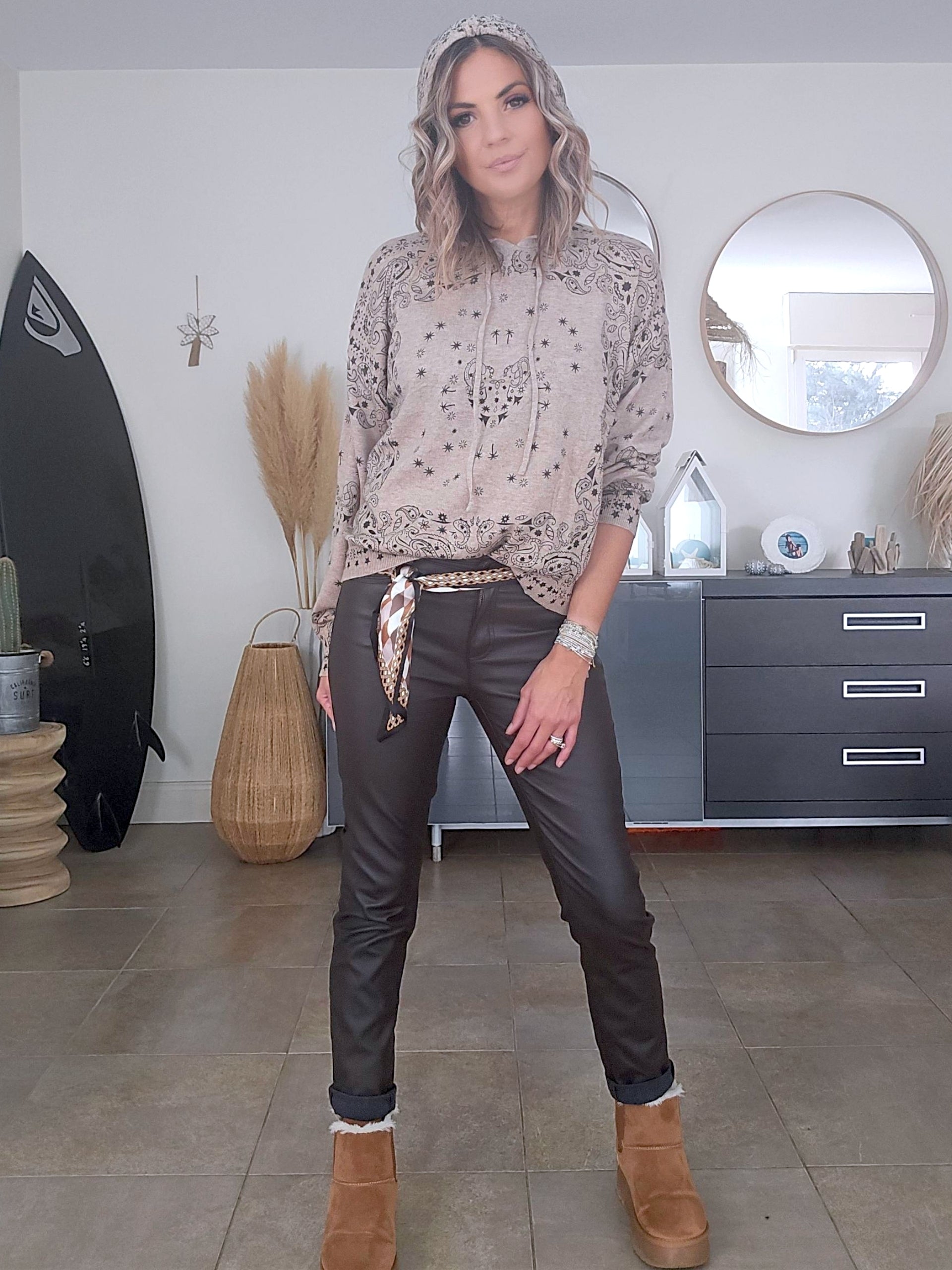 Pull capuche beige marron