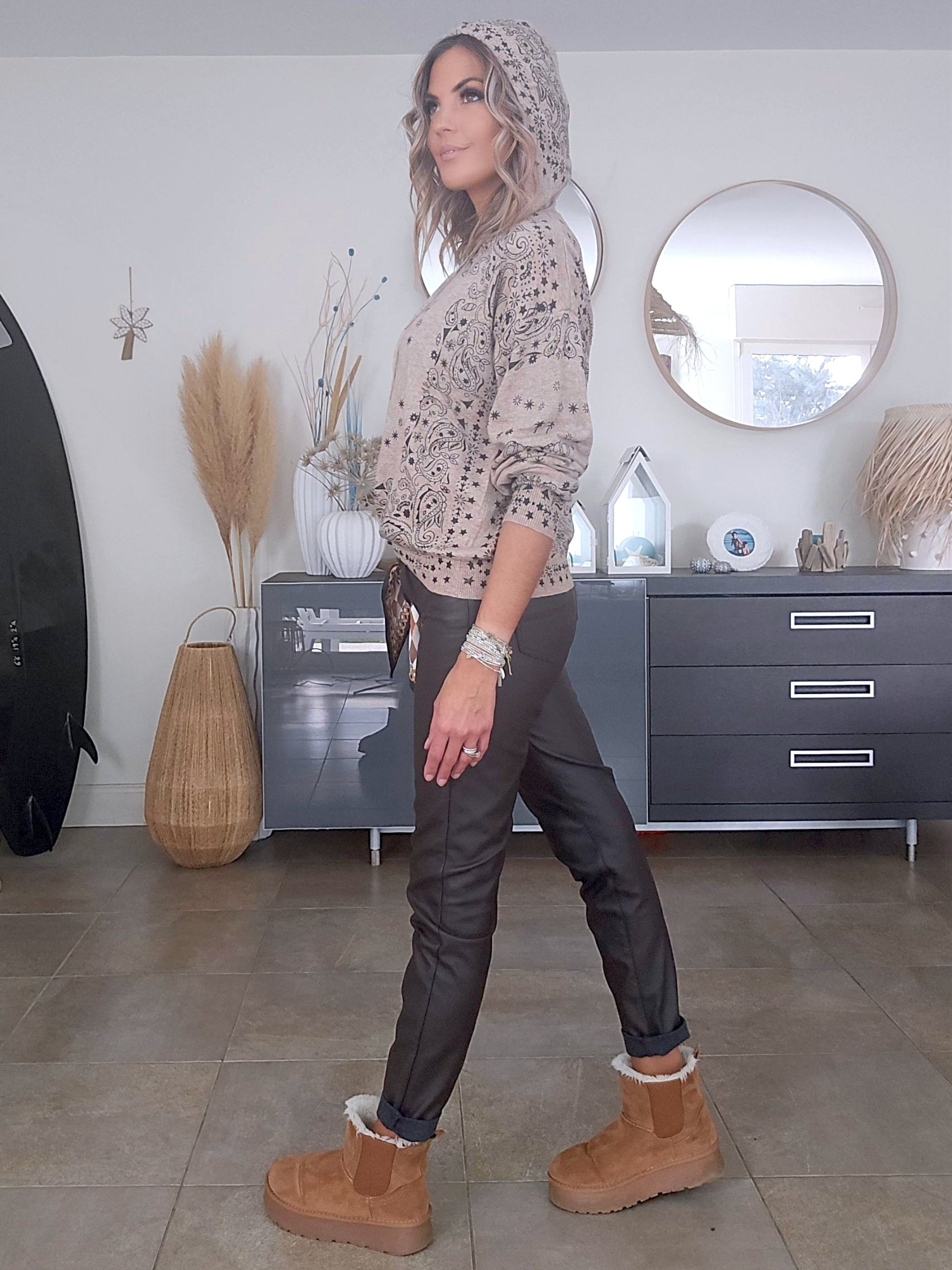 Pull capuche beige marron