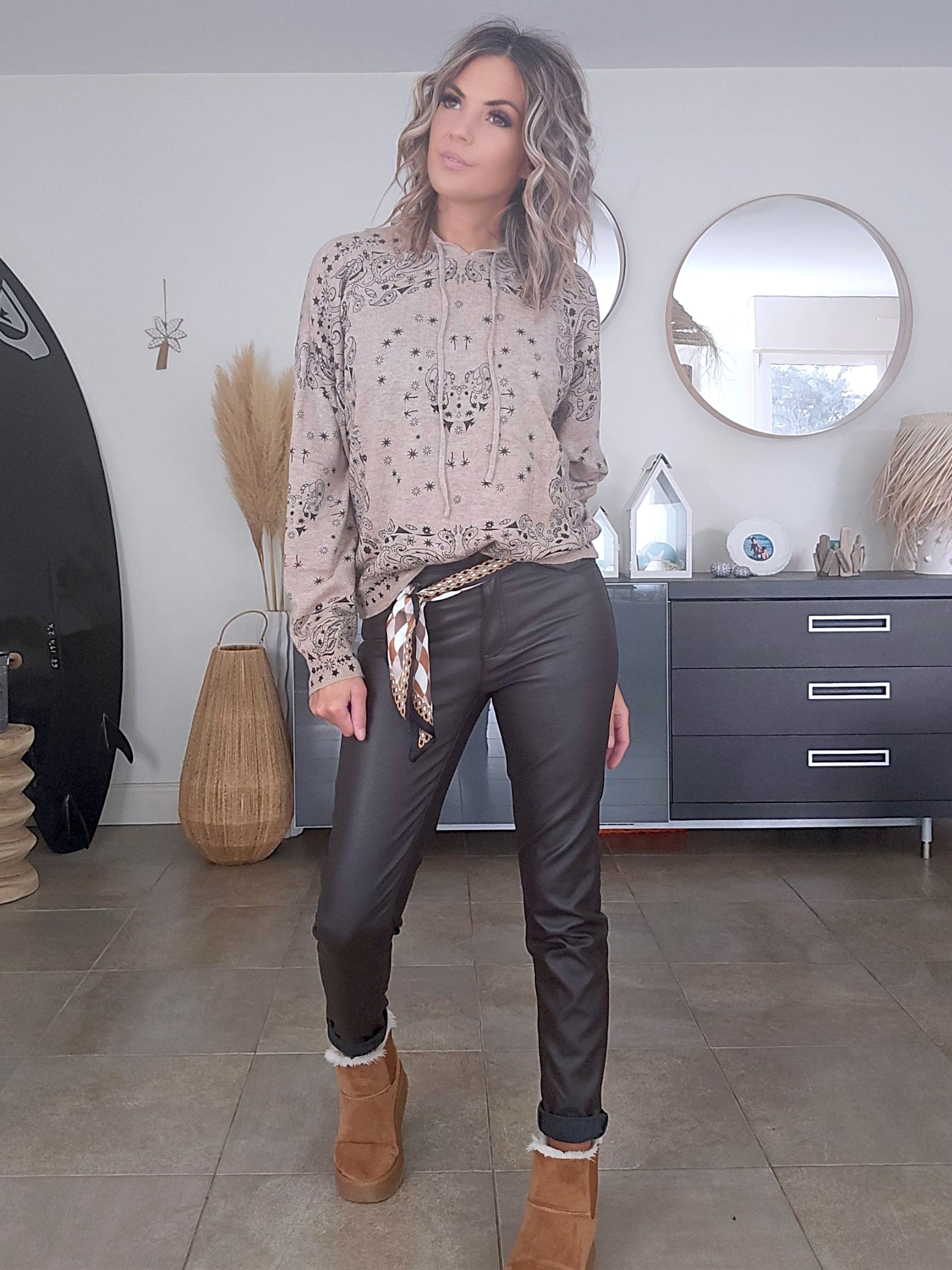 Pull capuche beige marron