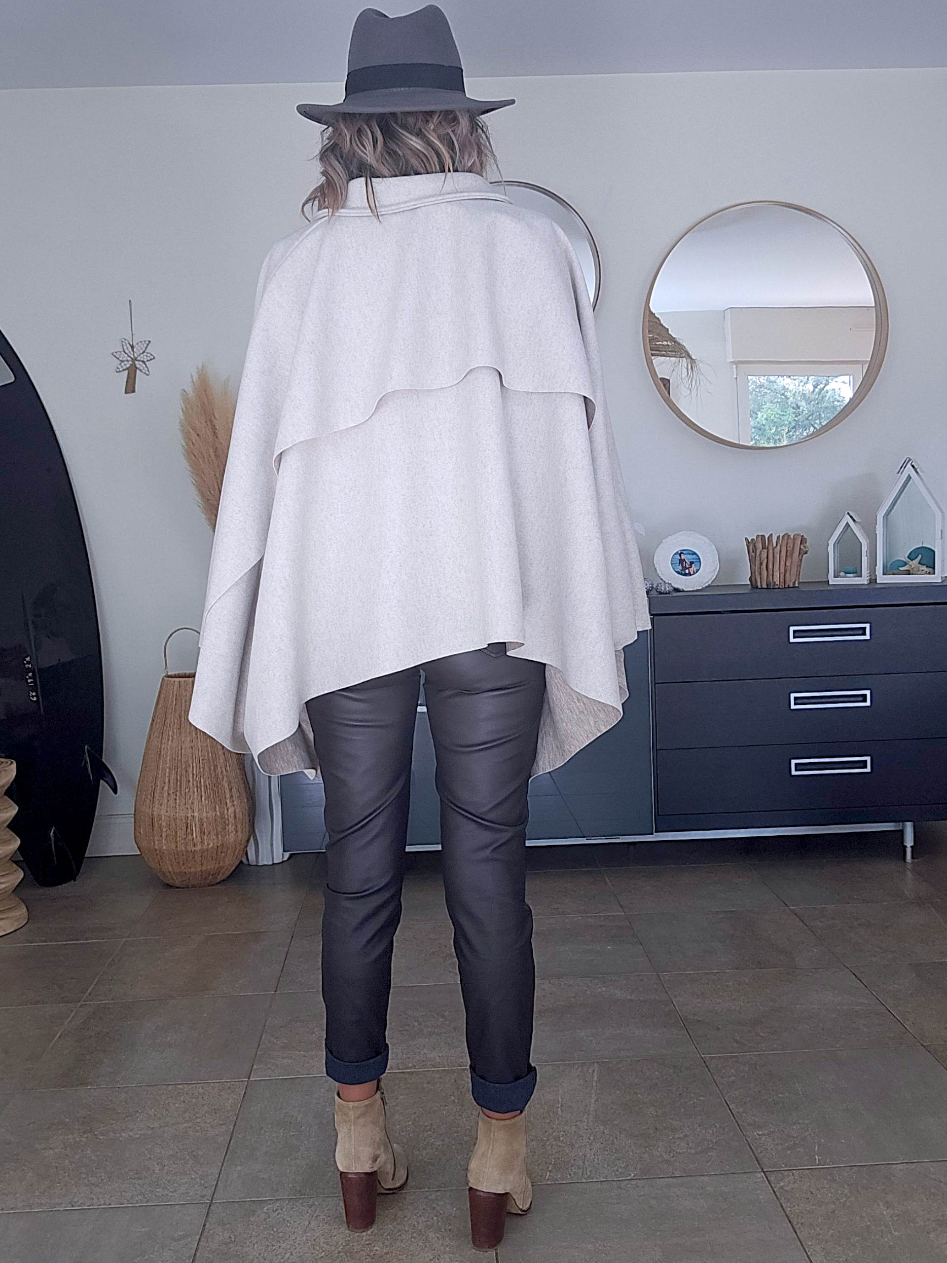 Manteau cape écru chiné