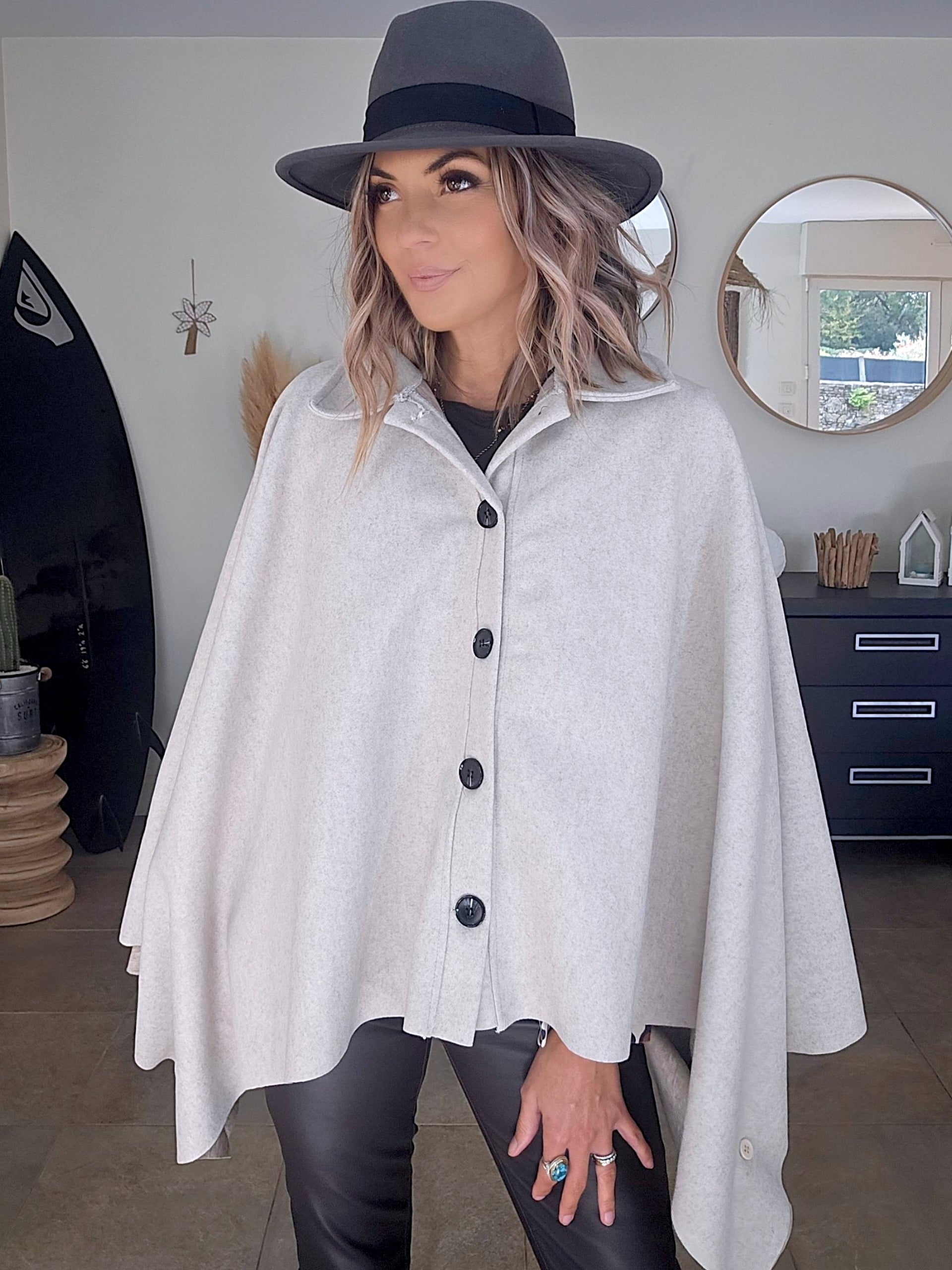Manteau cape écru chiné
