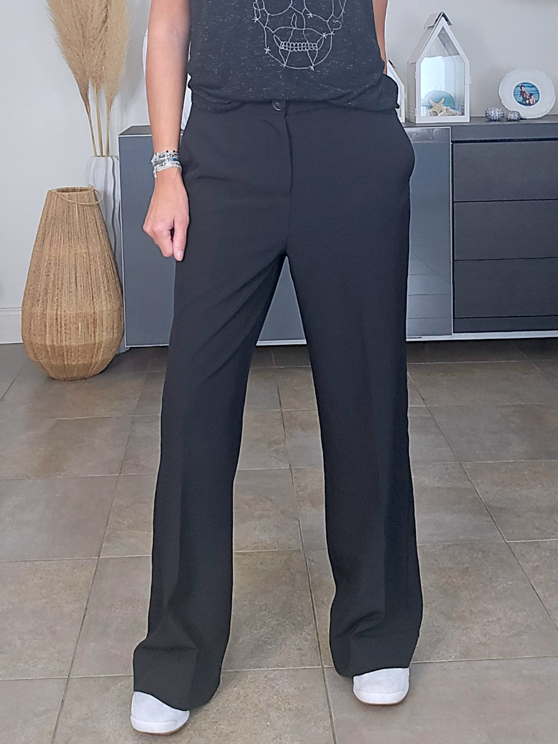 Pantalon noir à jambes larges