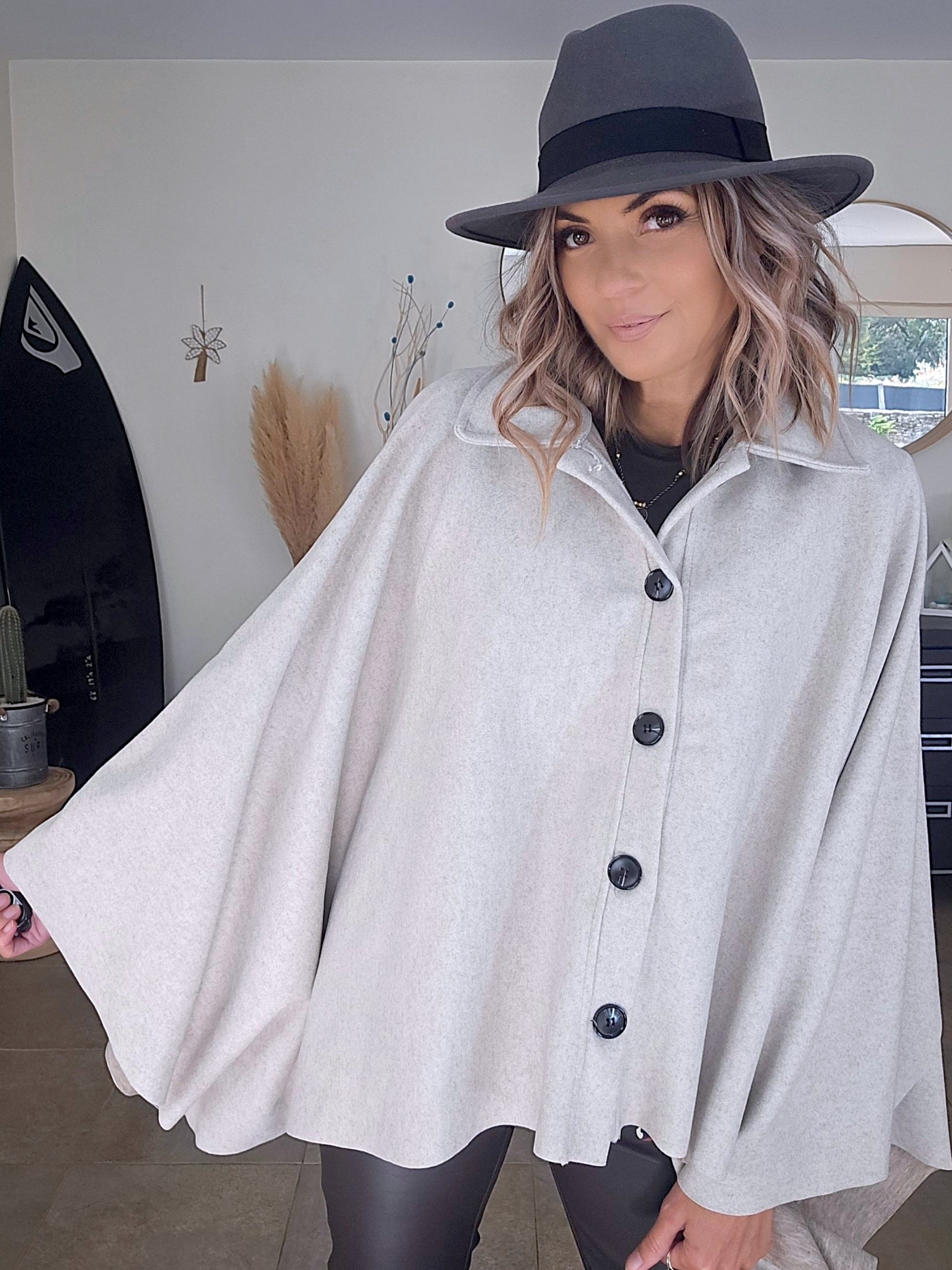 Manteau cape écru chiné