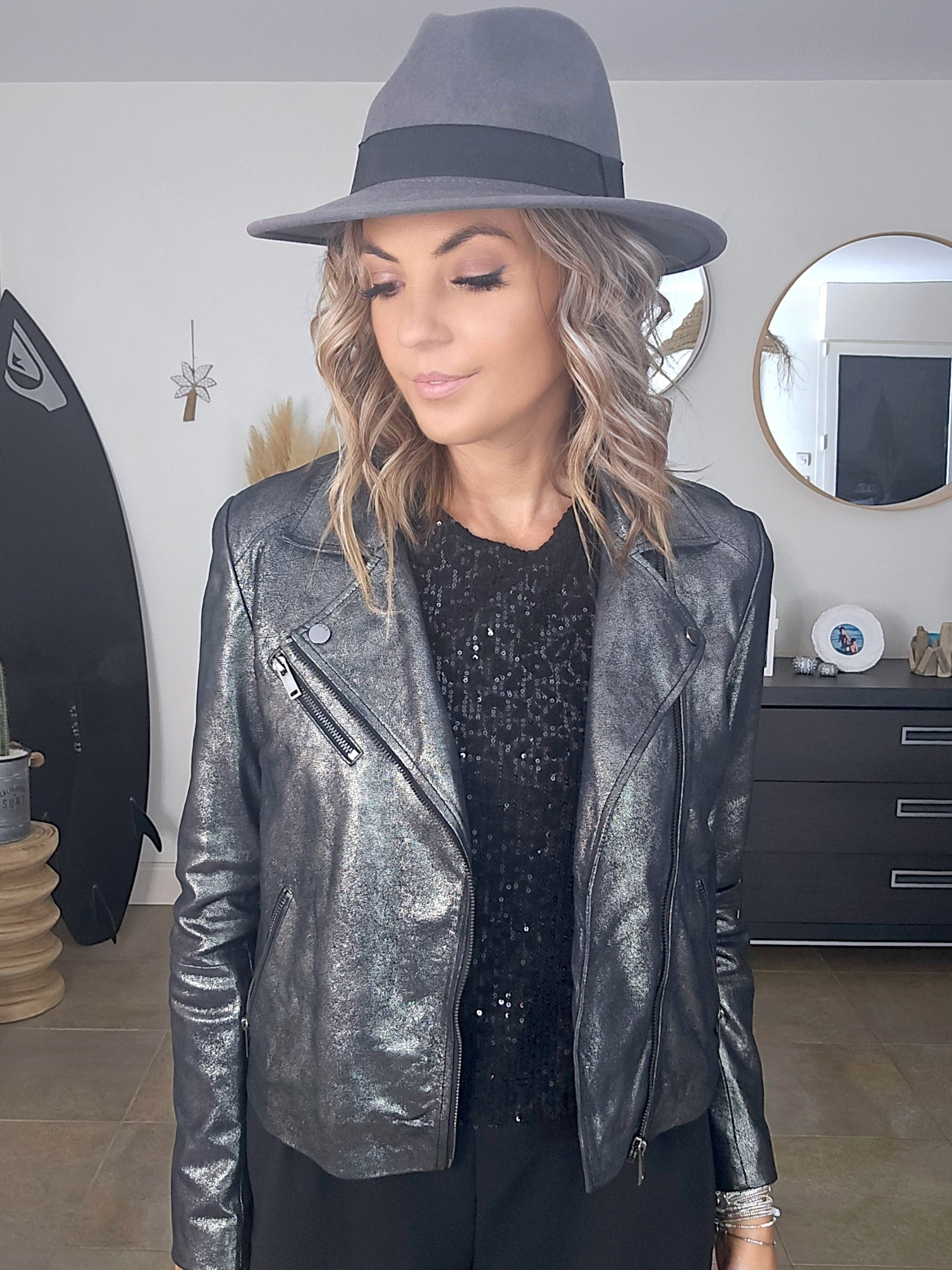 Perfecto cuir noir argenté