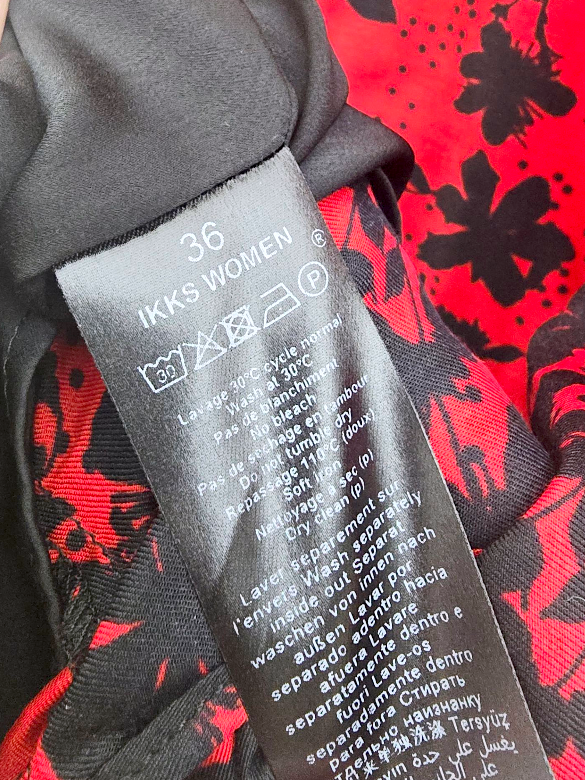 Robe rouge rock-chic