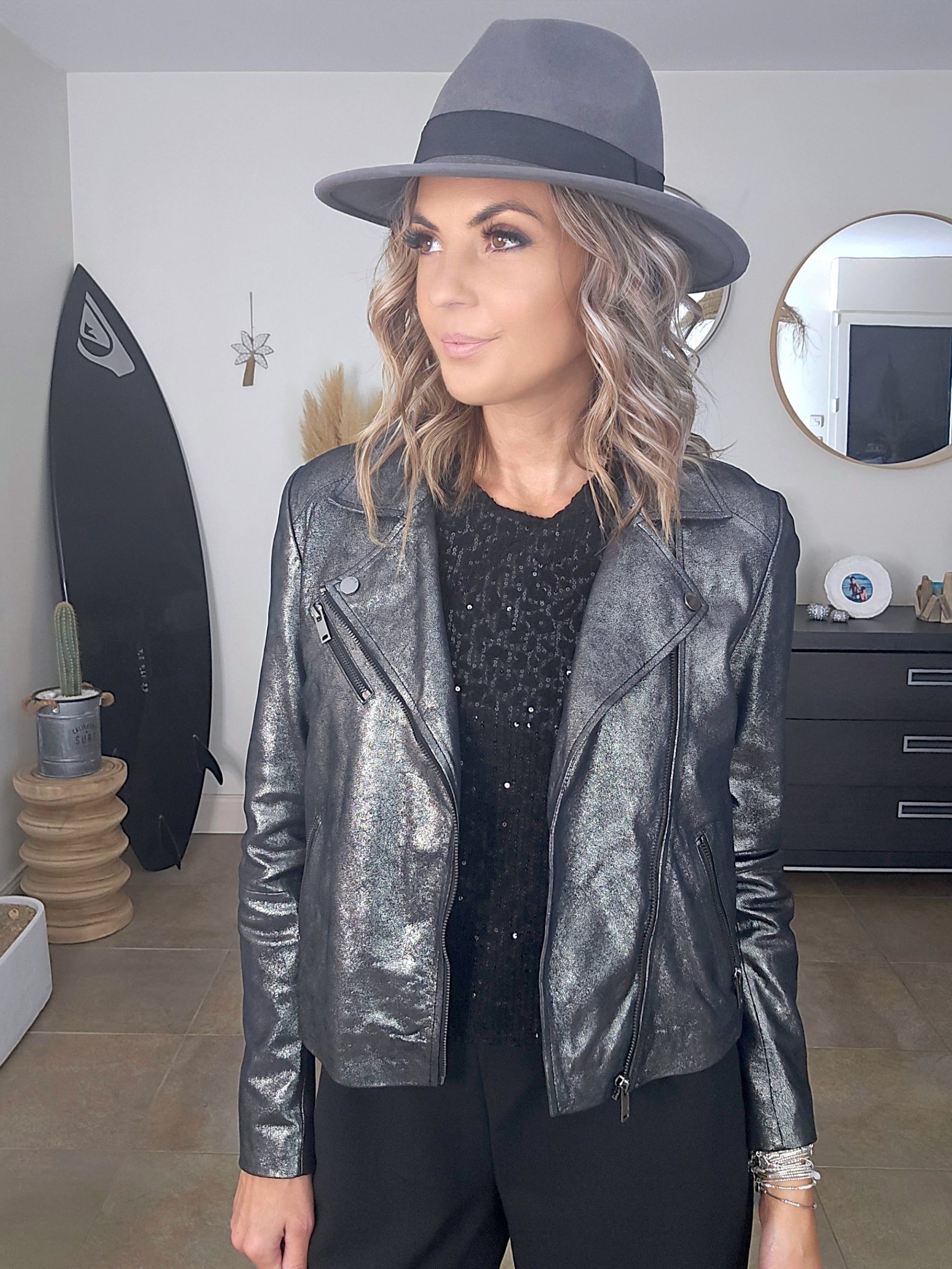 Perfecto cuir noir argenté