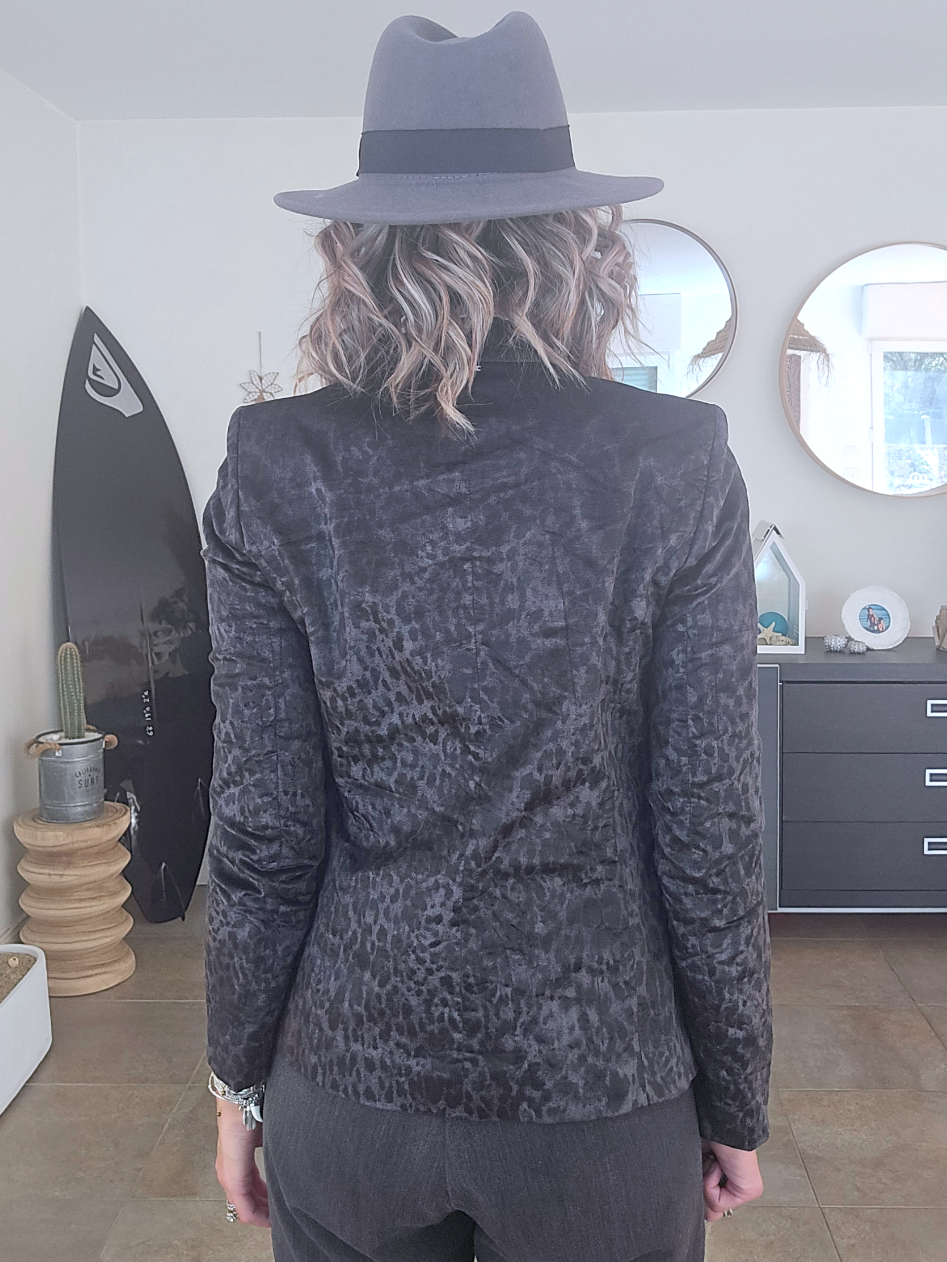 Veste velours ras à imprimé léopard