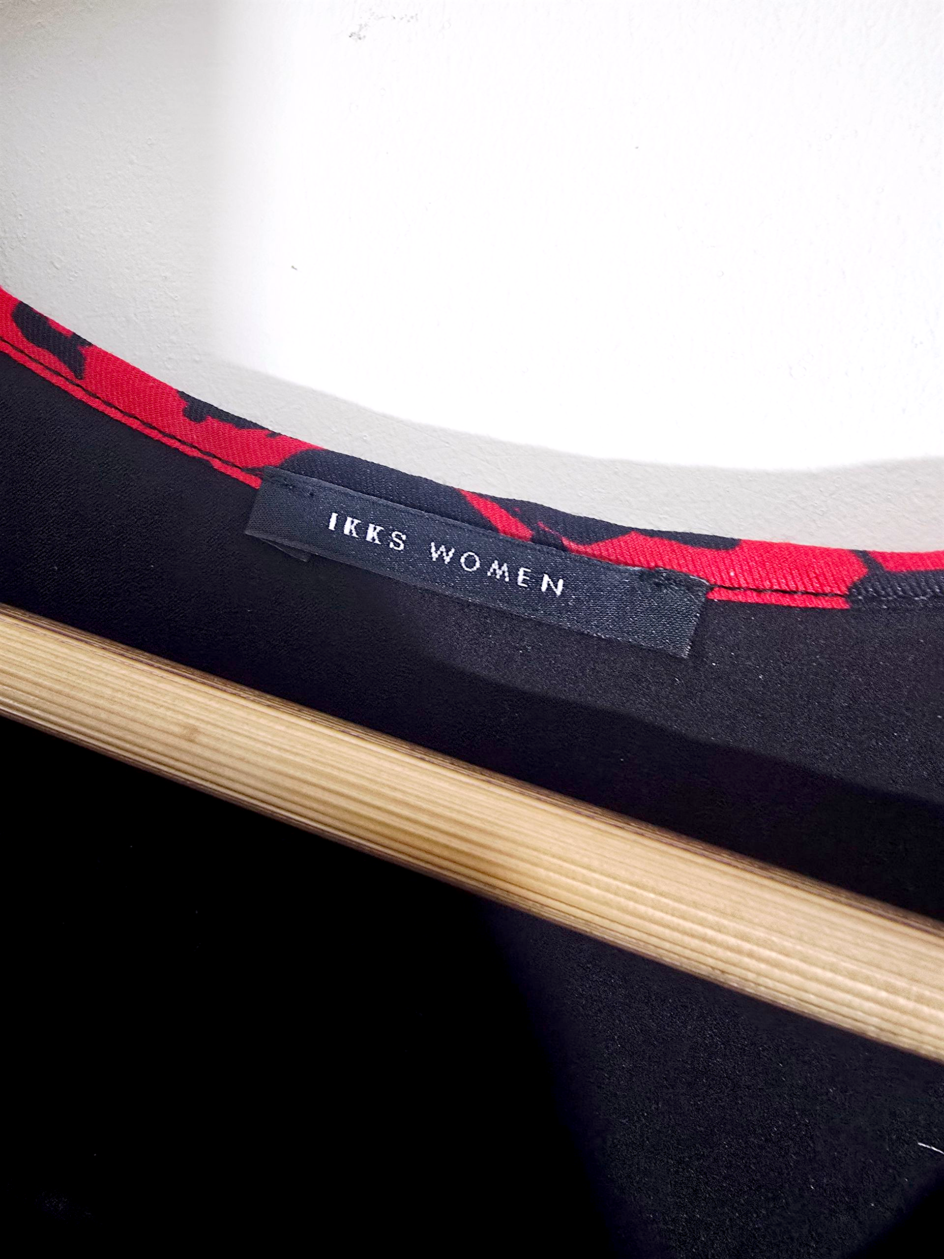 Robe rouge rock-chic