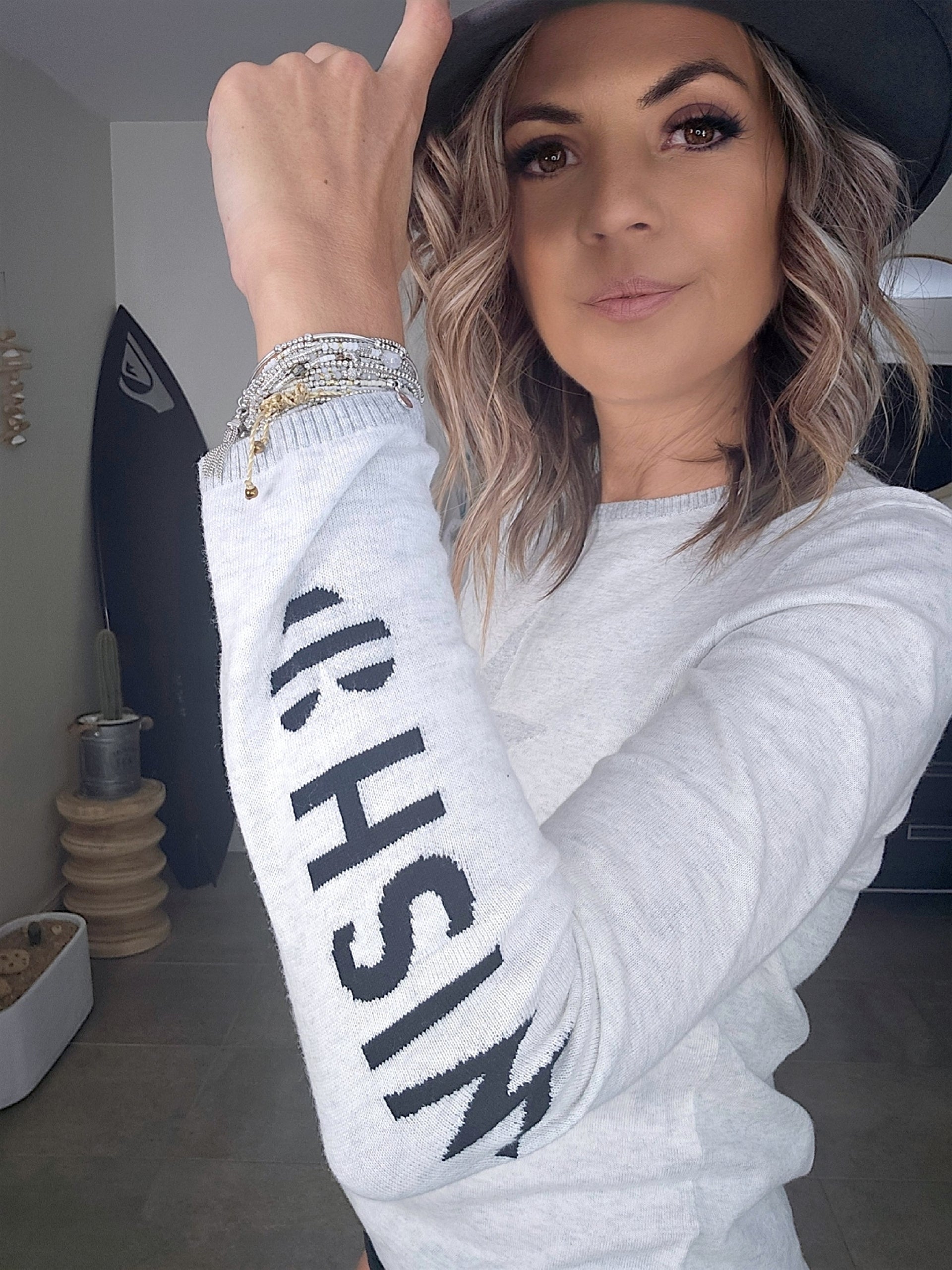 Pull à inscriptions - 𝐌𝐚𝐫𝐢𝐧𝐚𝟒𝟒𝐟𝐚𝐦𝐢𝐥𝐲