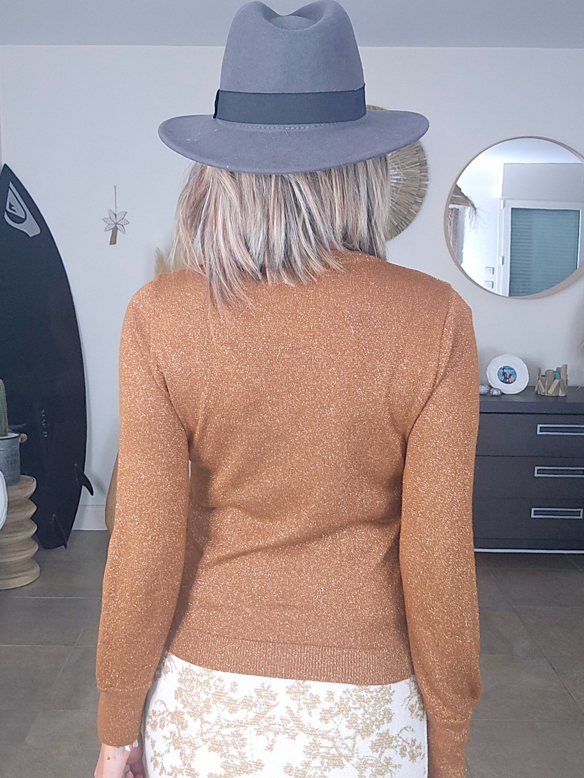 Pull bronze à inscriptions