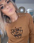 Pull bronze à inscriptions