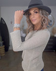 Pull ajouré argenté - 𝐌𝐚𝐫𝐢𝐧𝐚𝟒𝟒𝐟𝐚𝐦𝐢𝐥𝐲