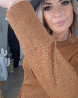 Pull bronze à inscriptions
