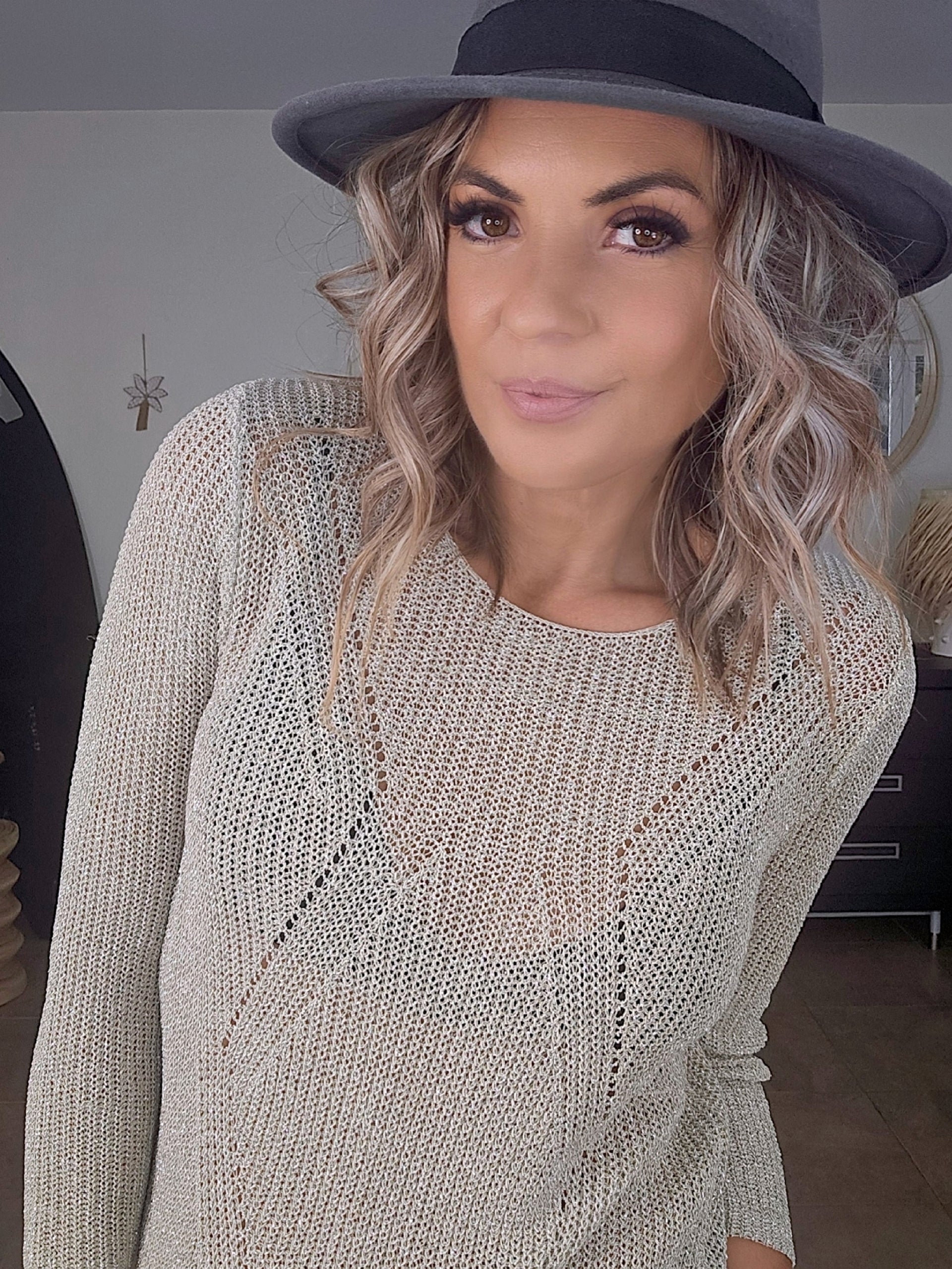 Pull ajouré argenté - 𝐌𝐚𝐫𝐢𝐧𝐚𝟒𝟒𝐟𝐚𝐦𝐢𝐥𝐲