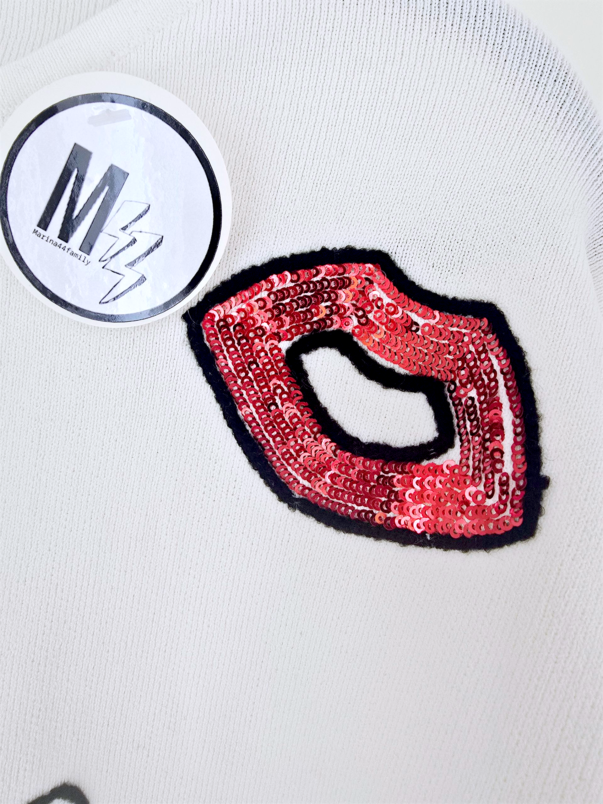 Pull blanc écussons