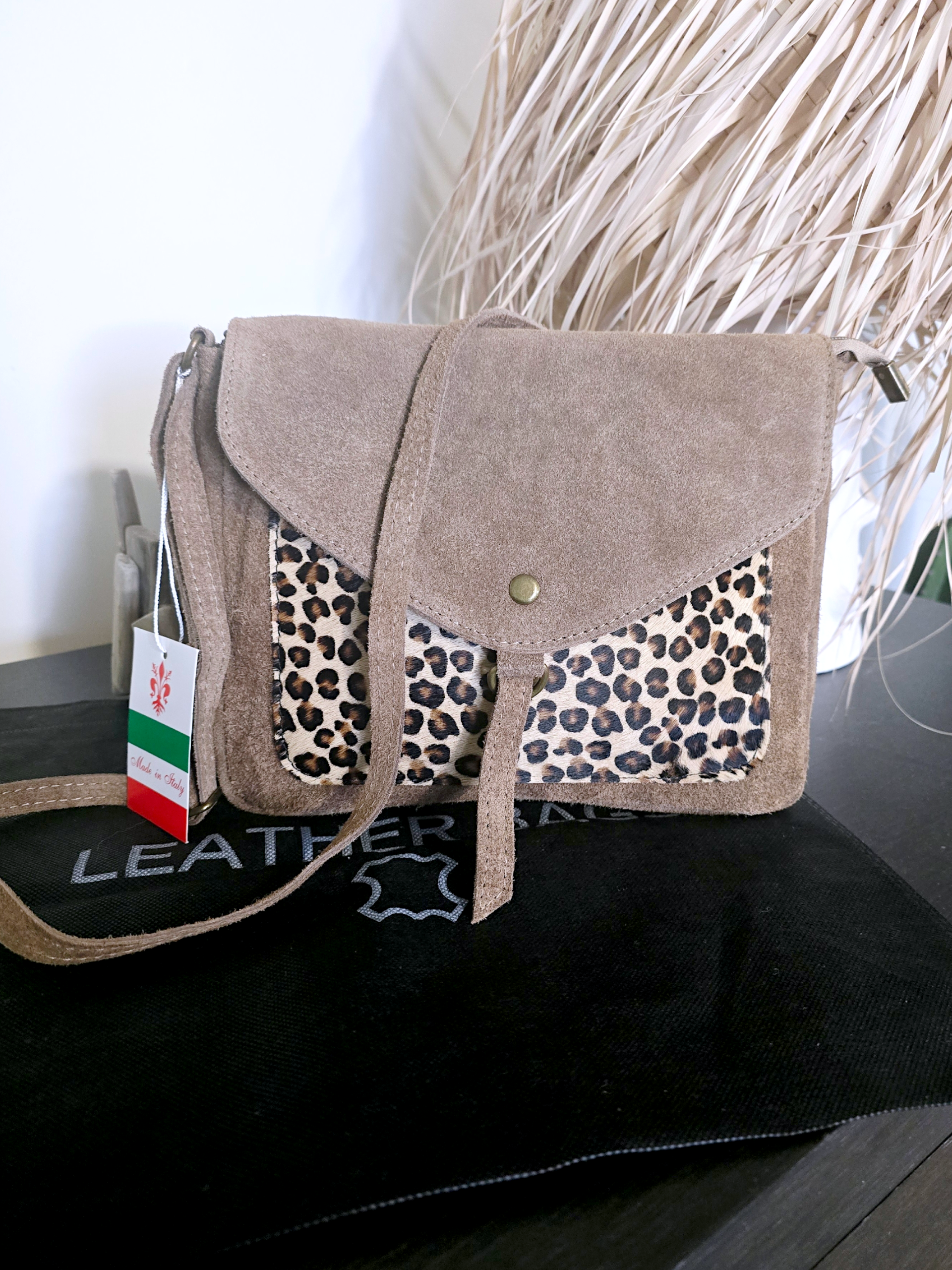 Sac bandoulière taupe 100% cuir