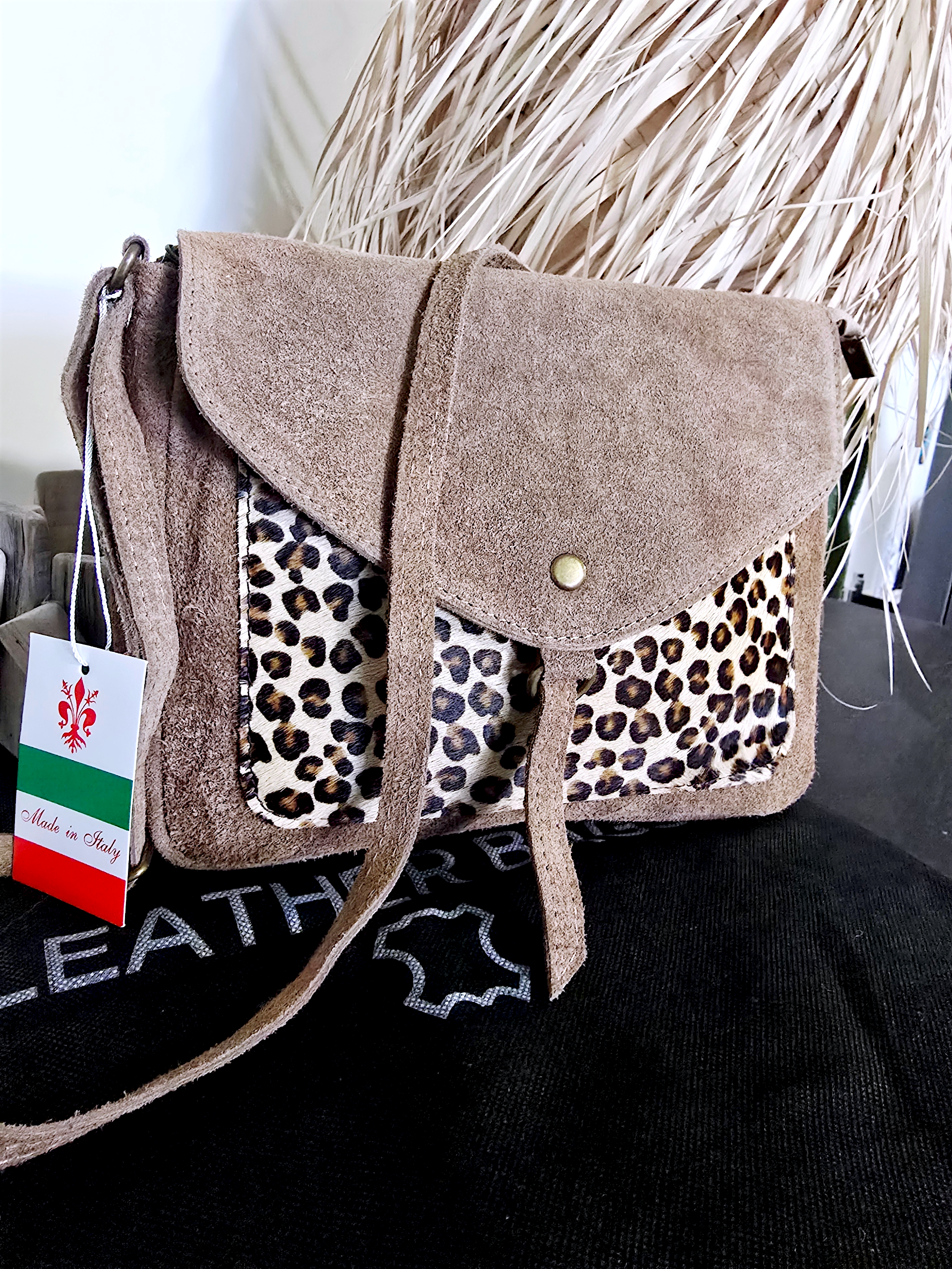 Sac bandoulière taupe 100% cuir