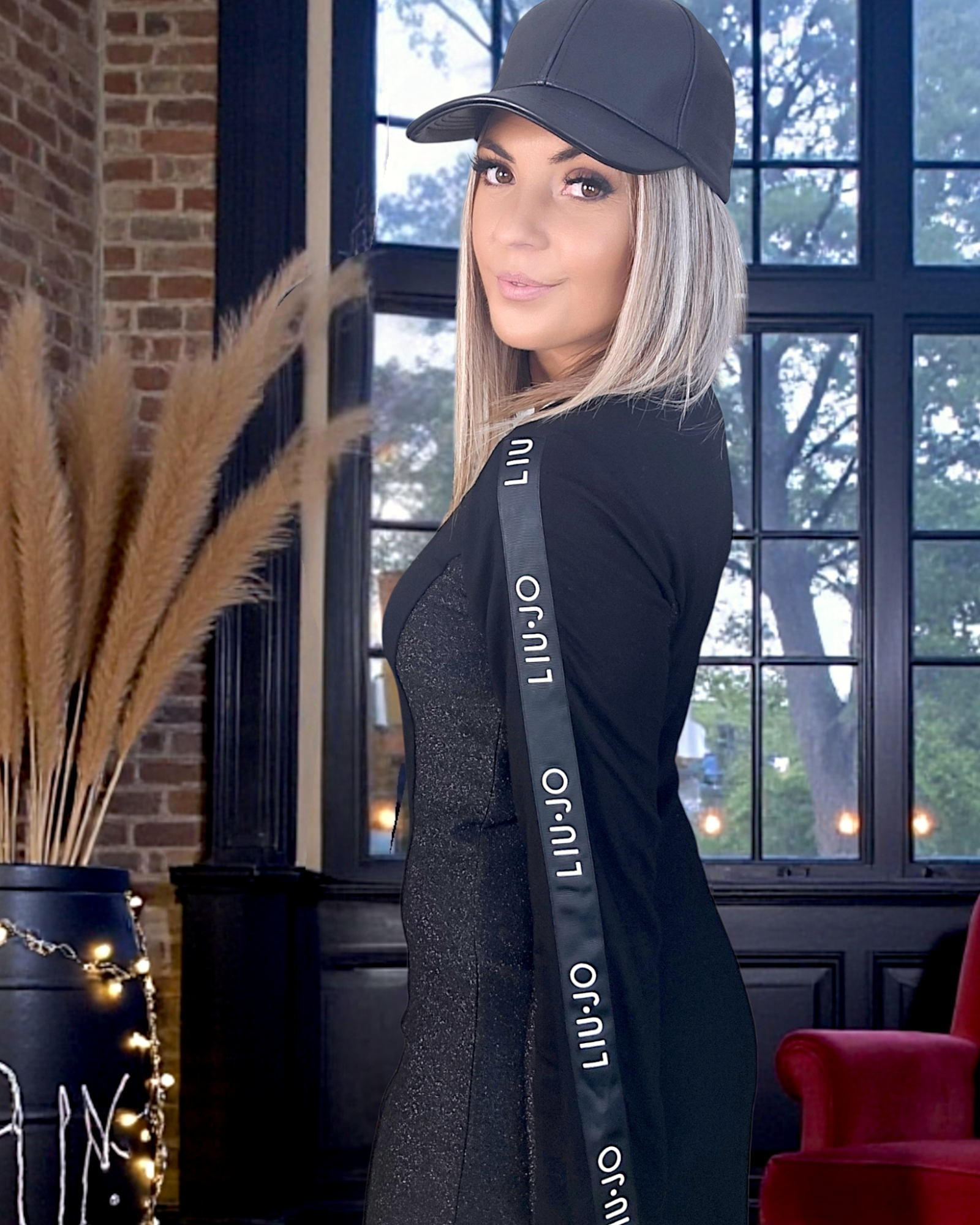 Casquette noire 100% cuir - 𝐌𝐚𝐫𝐢𝐧𝐚𝟒𝟒𝐟𝐚𝐦𝐢𝐥𝐲