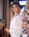 Pull blanc manches ajourées - 𝐌𝐚𝐫𝐢𝐧𝐚𝟒𝟒𝐟𝐚𝐦𝐢𝐥𝐲