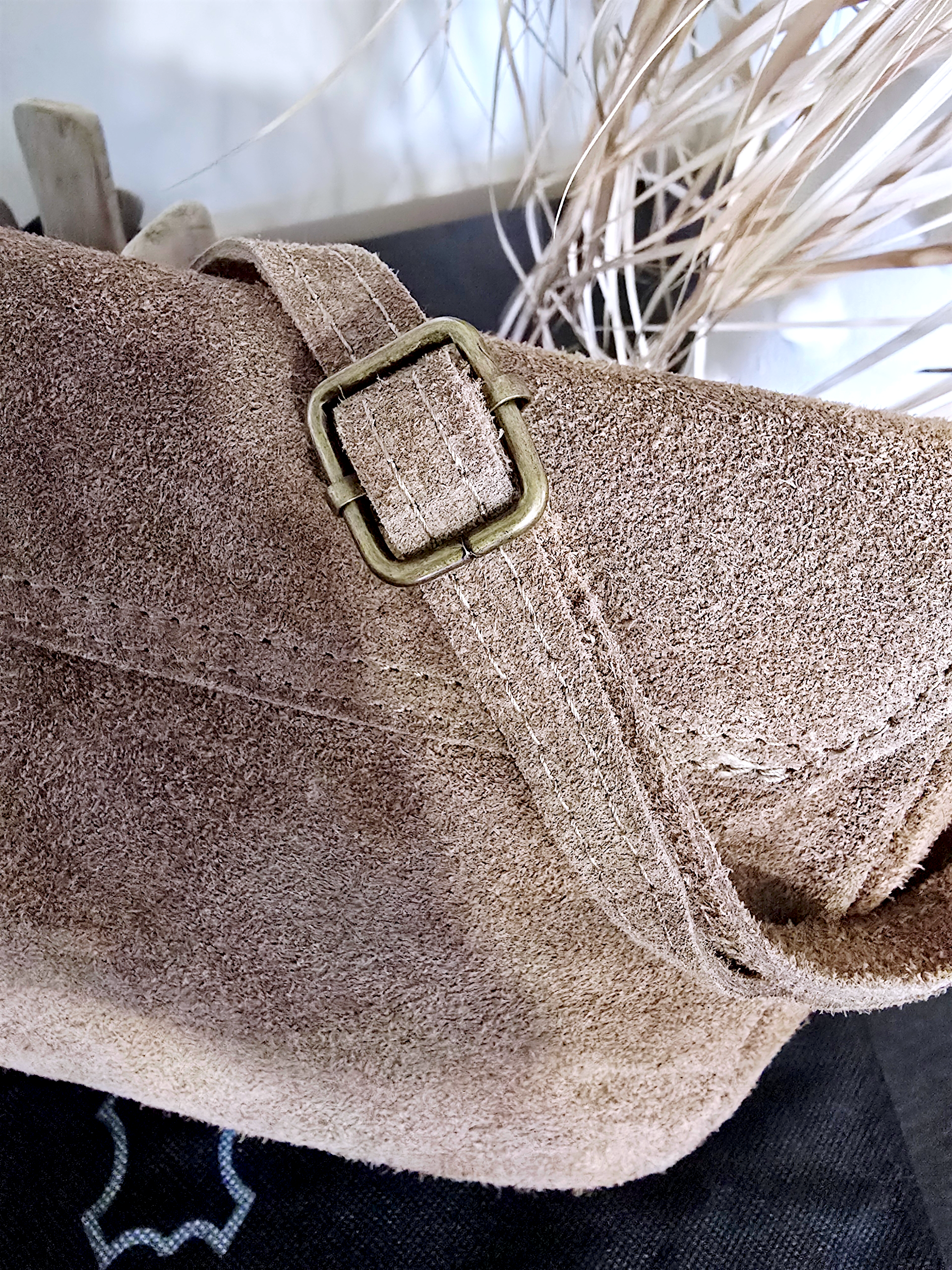 Sac bandoulière taupe 100% cuir