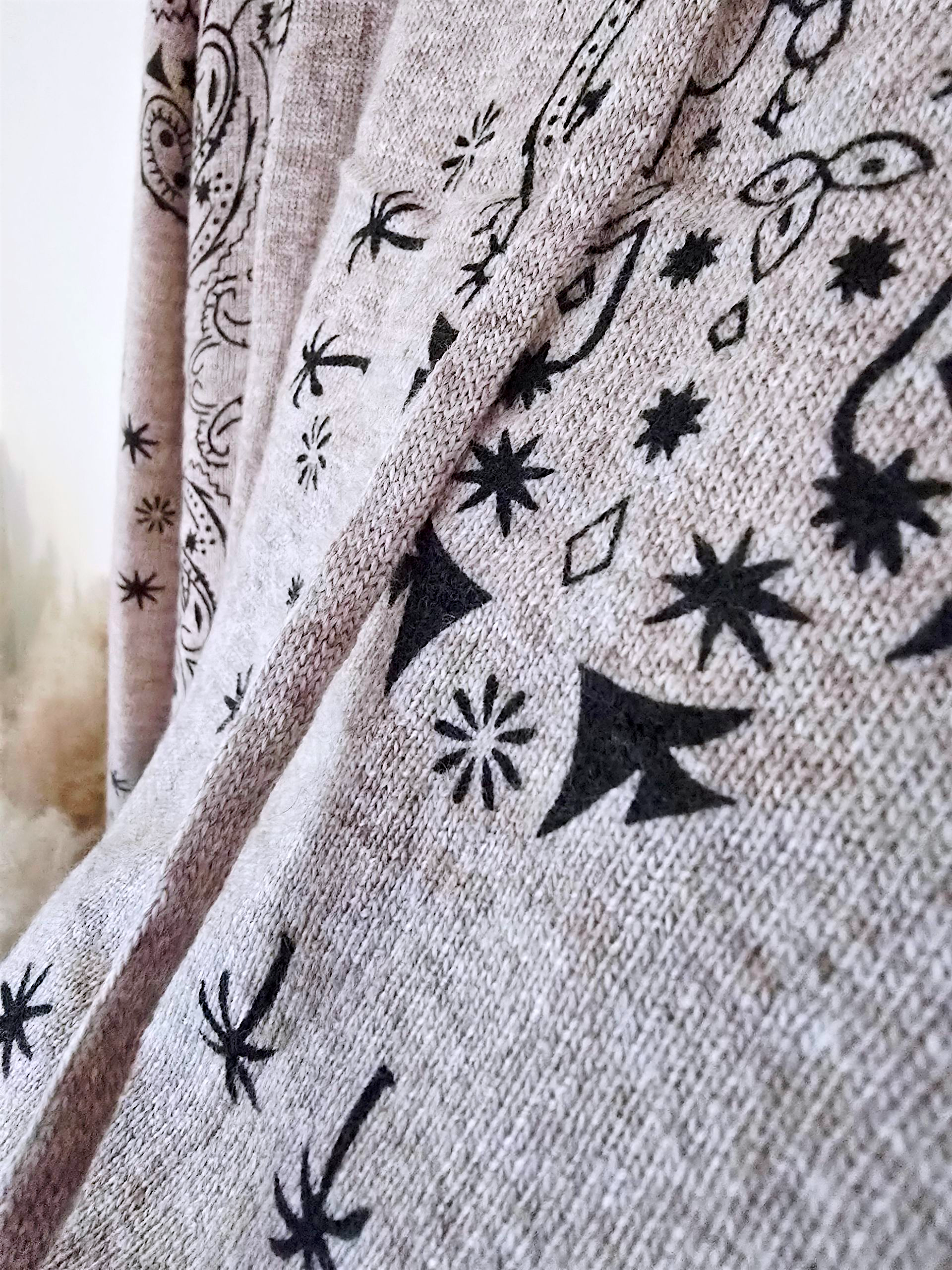 Pull capuche beige marron