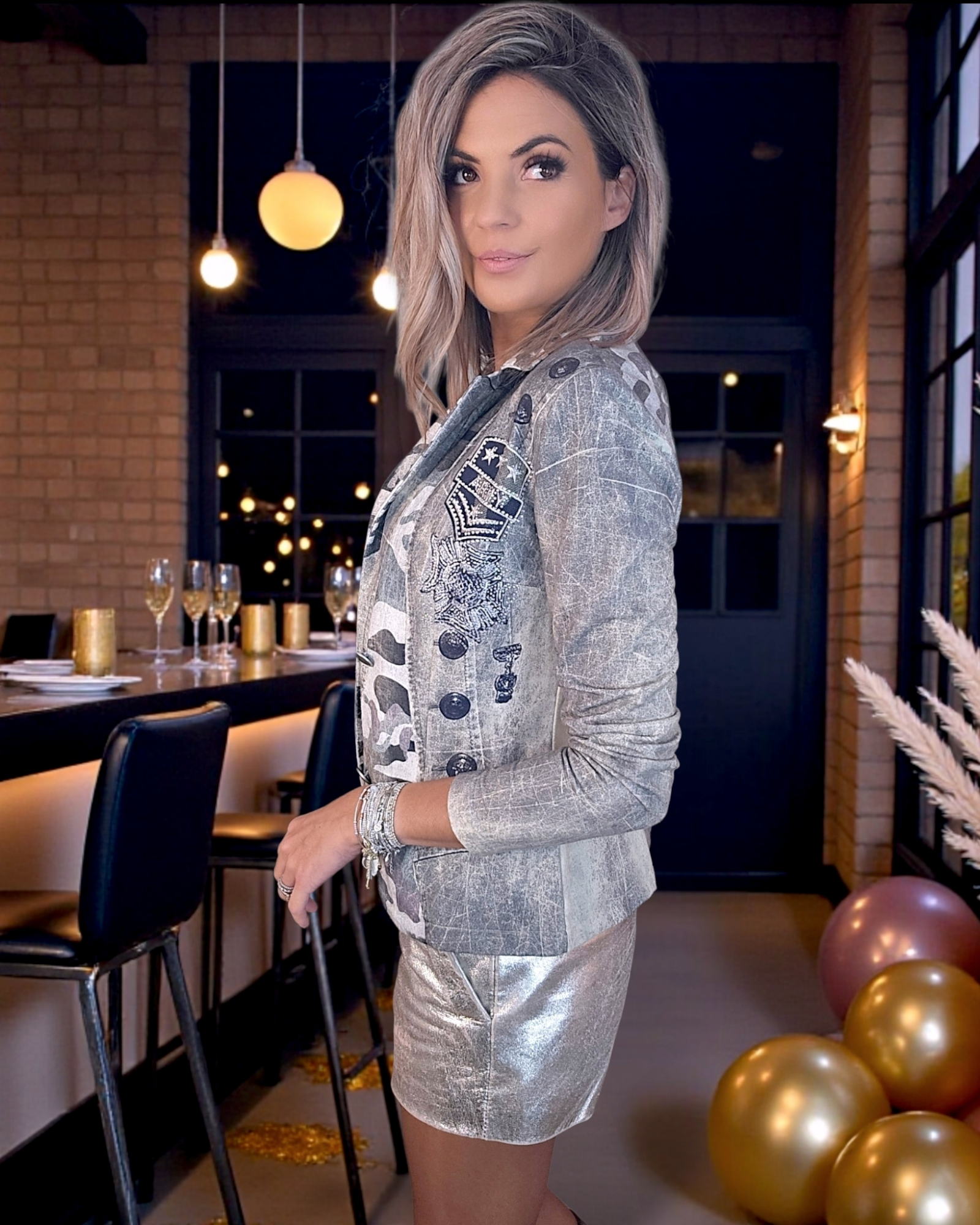 Veste cintrée esprit militaire avec strass