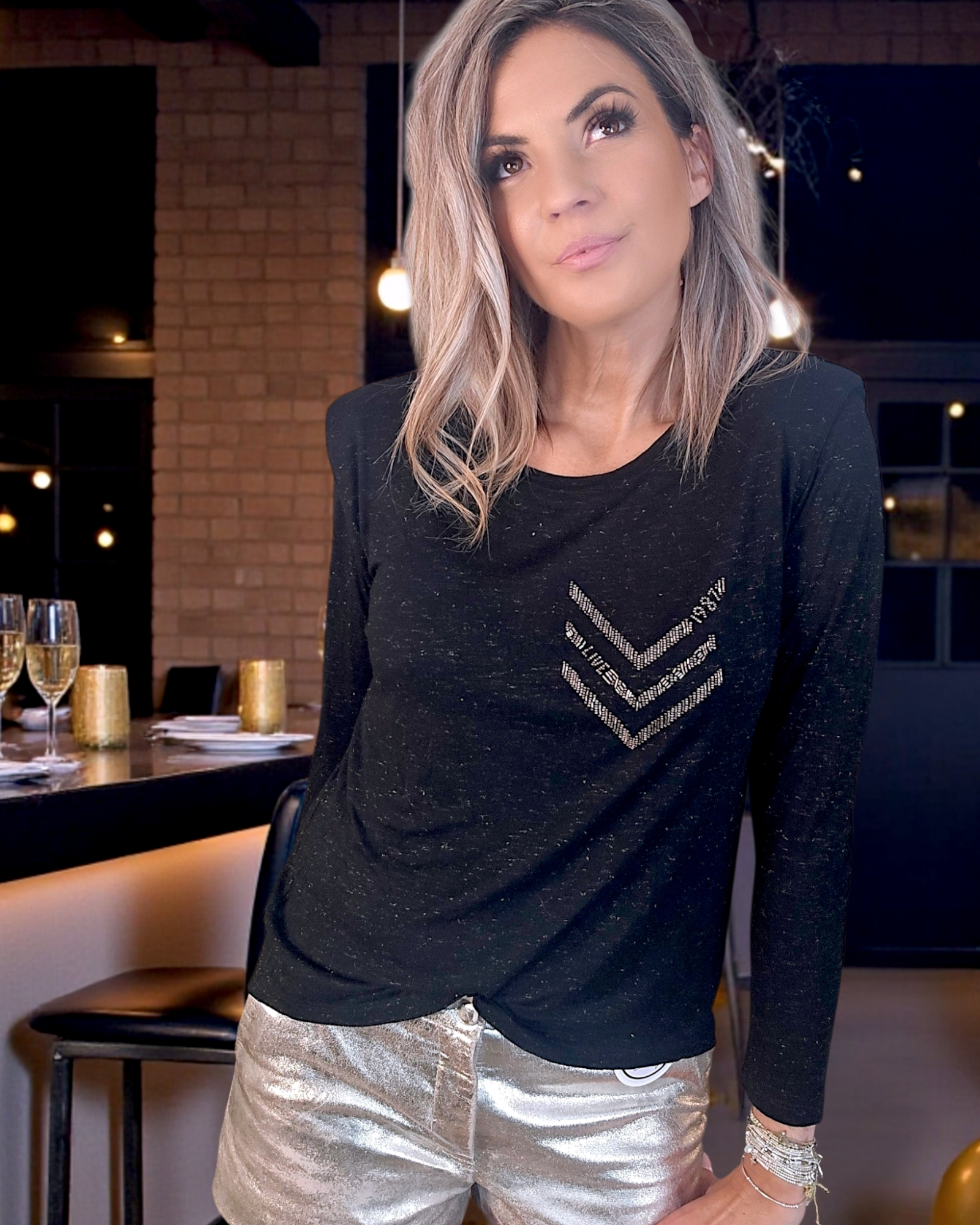 T-shirt militaire noir et doré