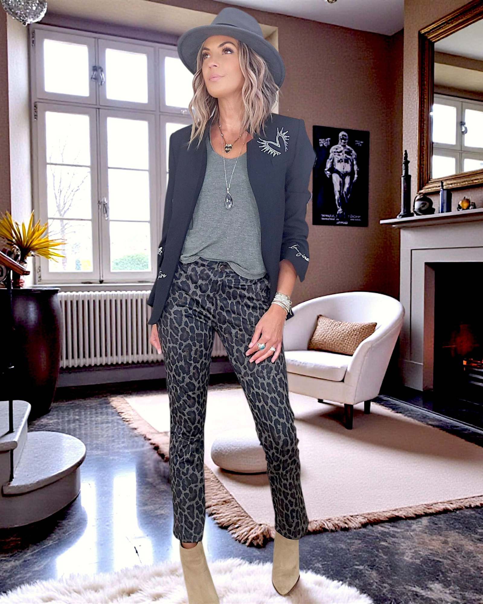 Tee-shirt kaki perles bijoux